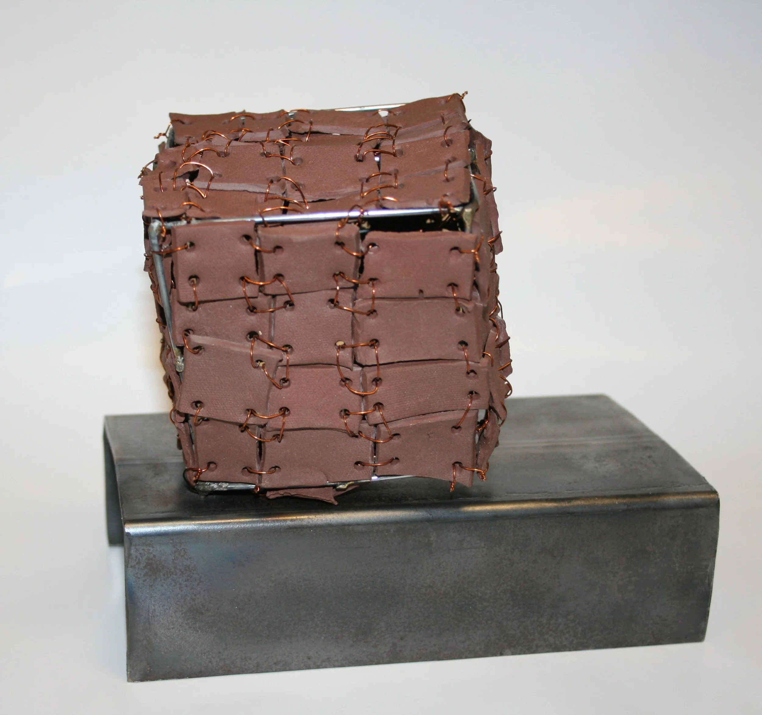 101a Gush, Dav?id - ???m?tri sk w?r, iron,clay and wire?.jpg