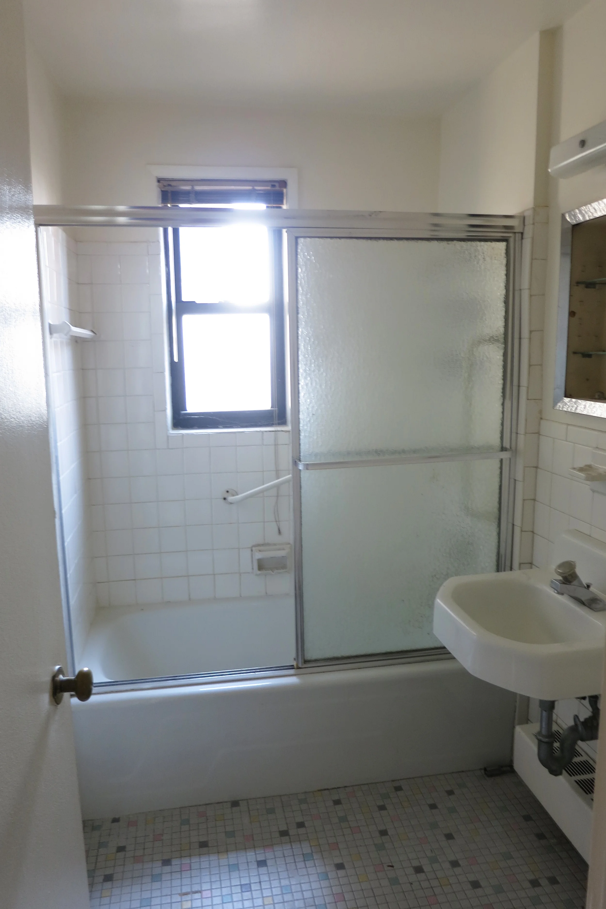 BrianLeighton_301Bathroom1.jpg