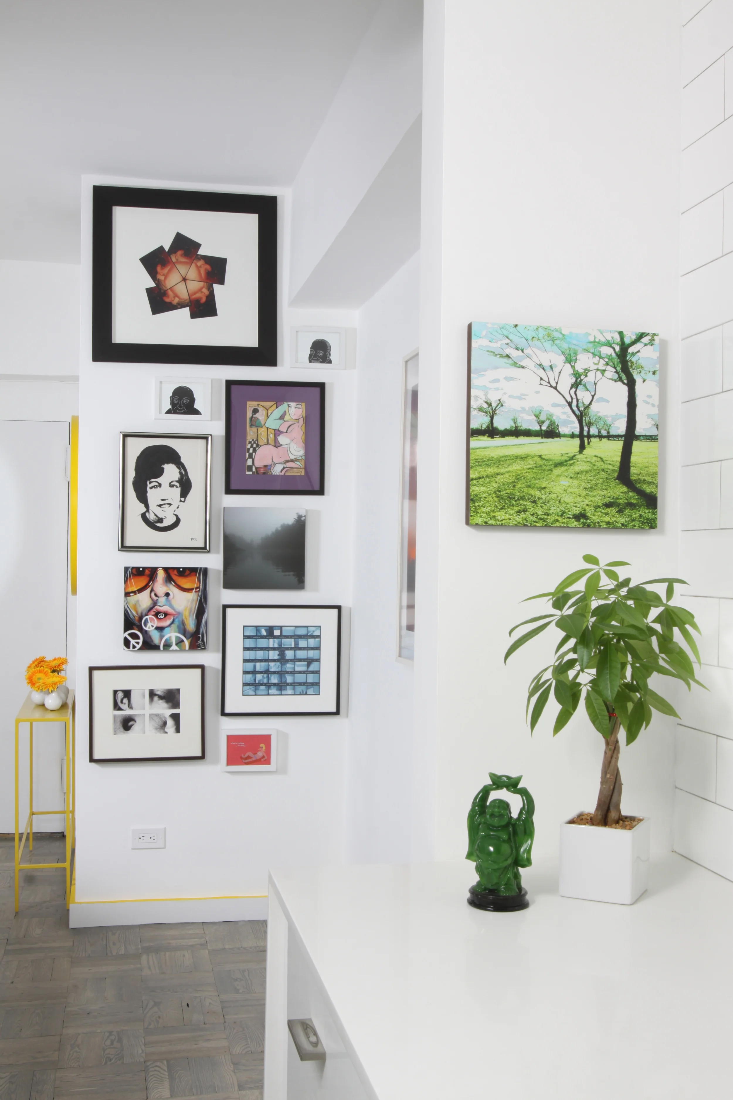BrianLeighton_301KitchenEntry2ArtWall.jpg