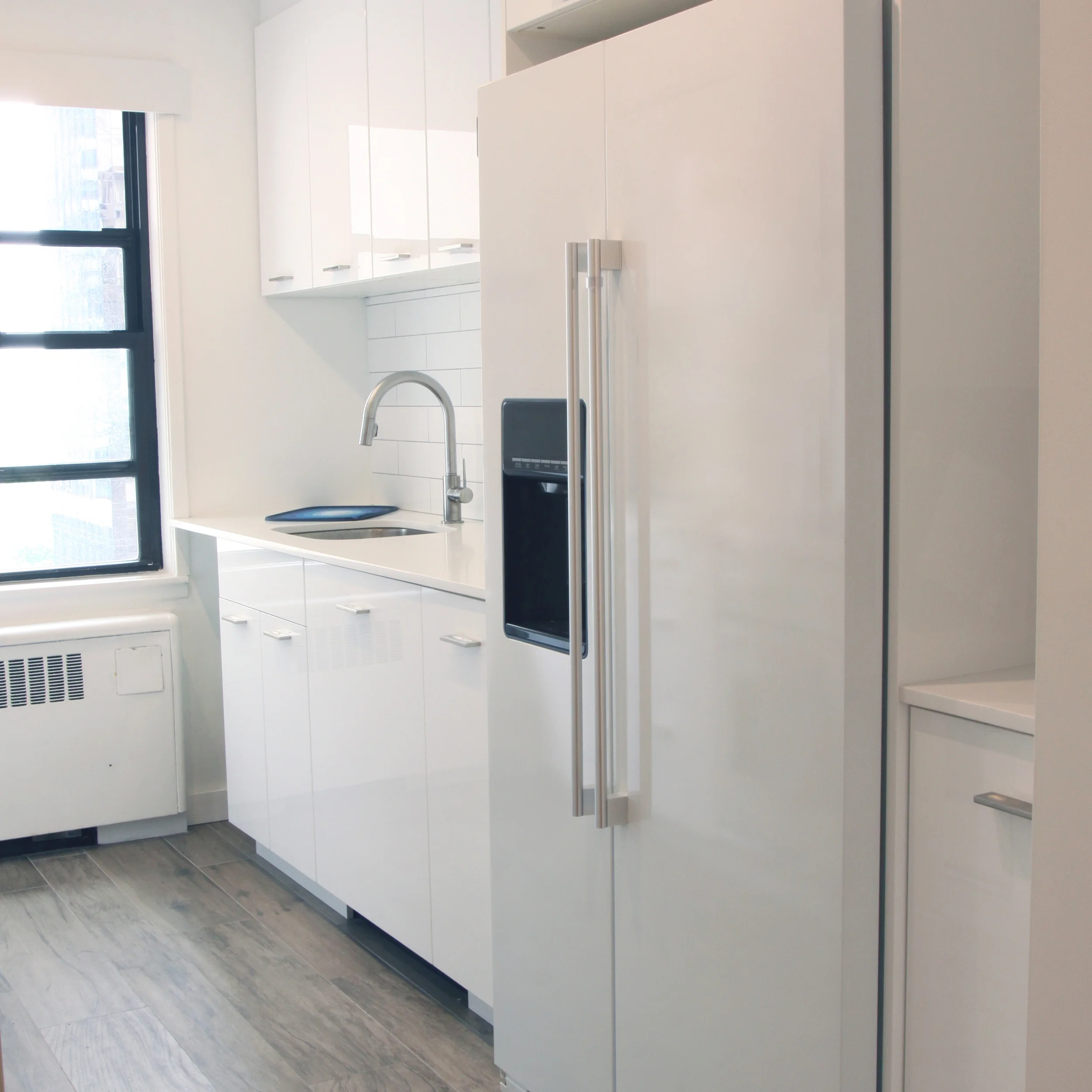 BrianLeighton_301KitchenRightsq.jpg