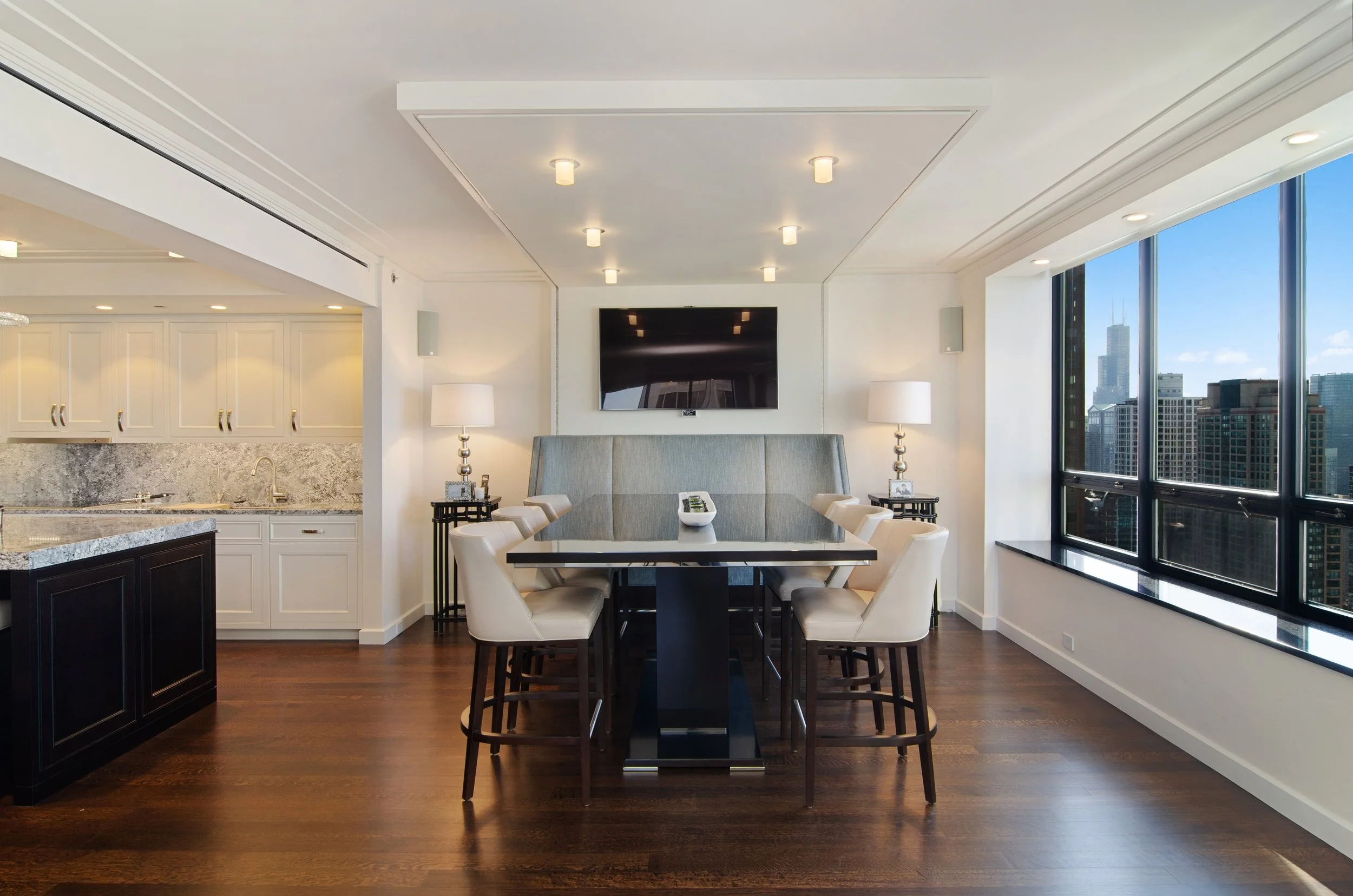 09_180EPearsonSt_Apt4601_2_DiningRoom_HiRes.jpg