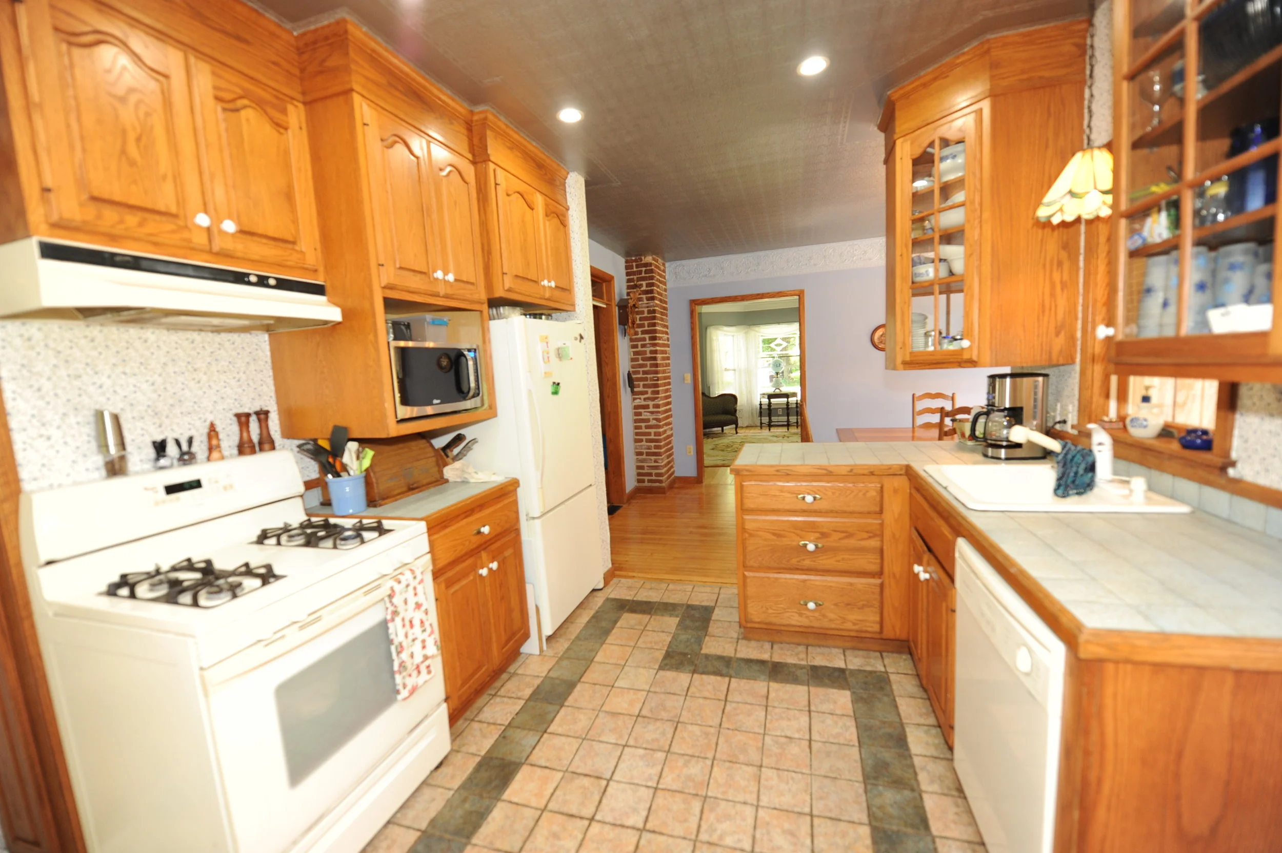 Kitchen3.JPG