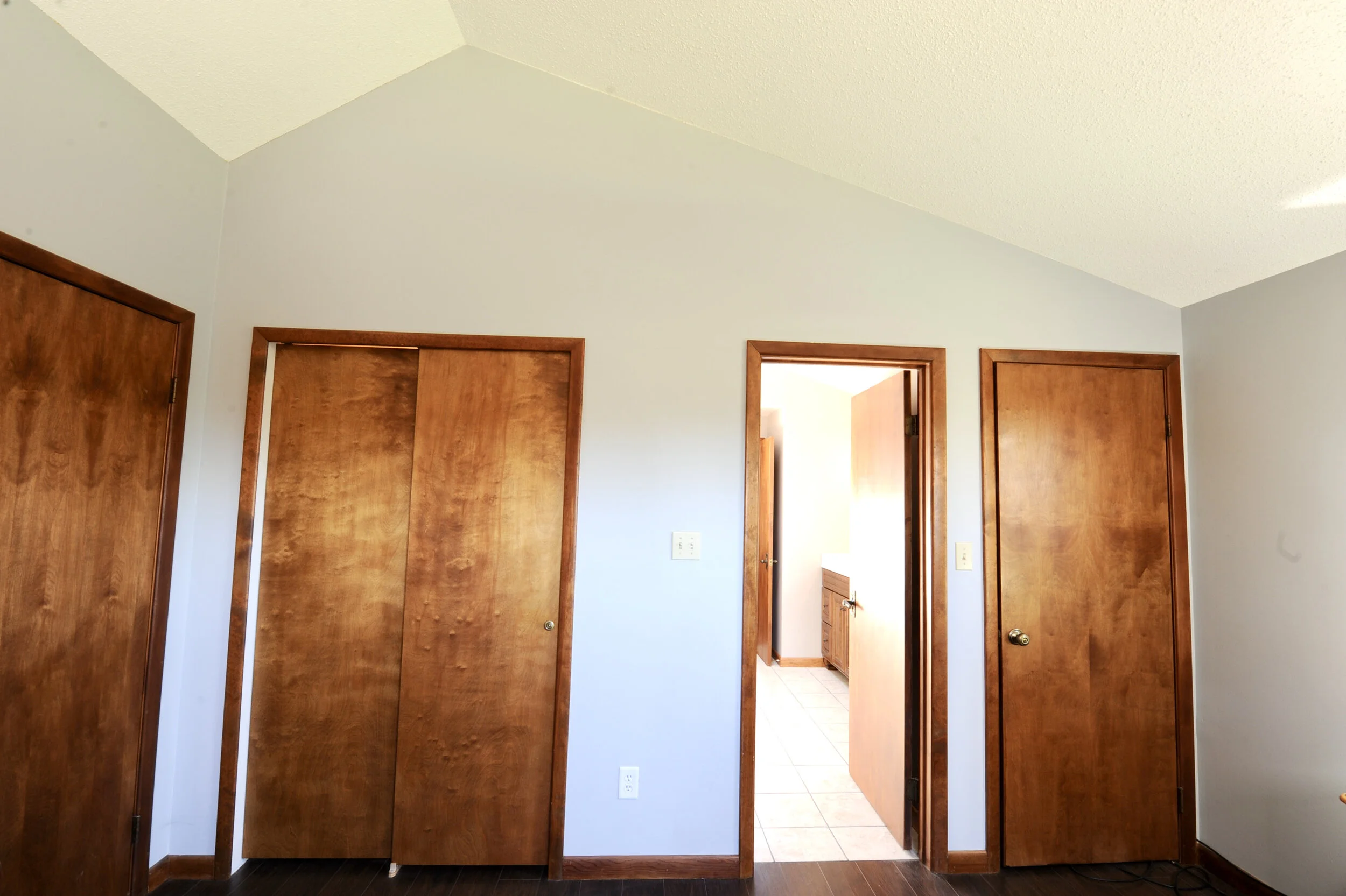 Bedroom1b.JPG