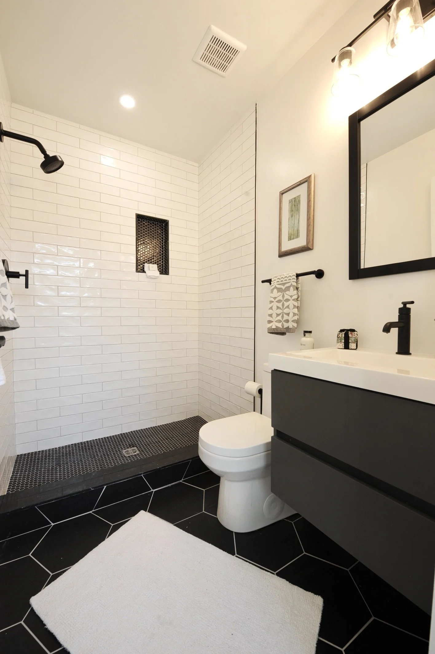Master Bath 1.JPG