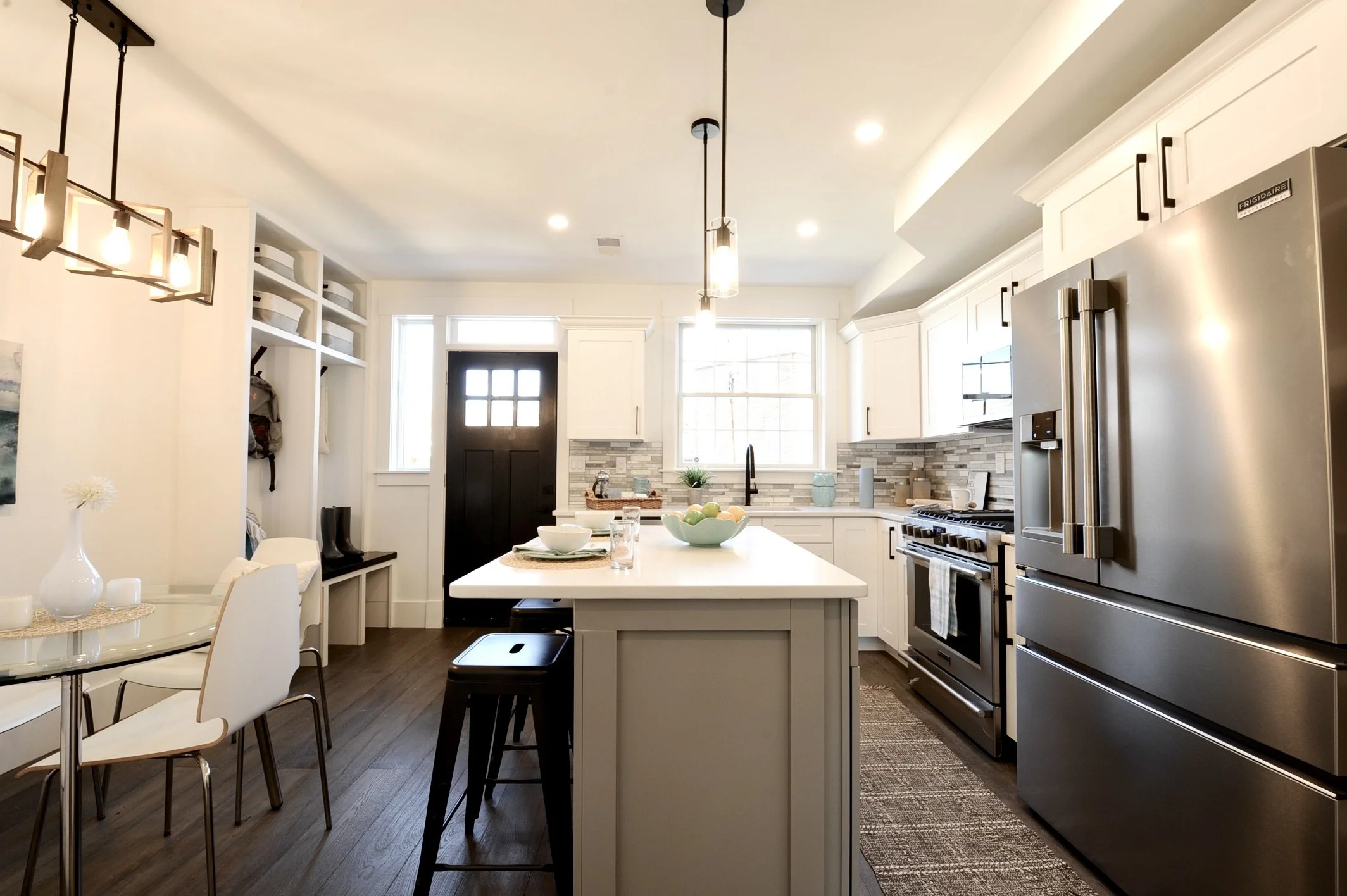 Kitchen Dining 1.JPG