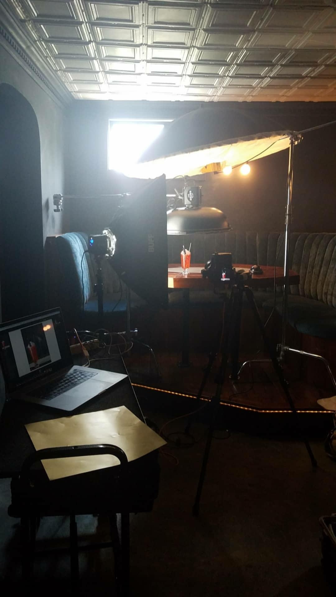 A behind the scenes photo of my setup so that you can see everything a bit better than the diagram.