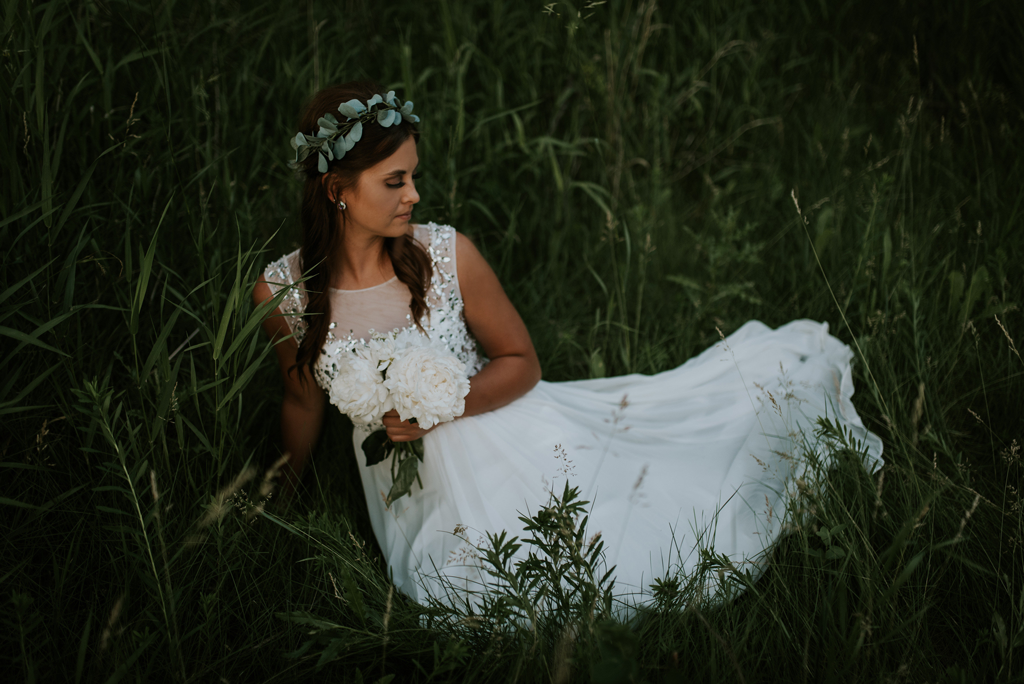 wedding-photography-outdoor-bride.png