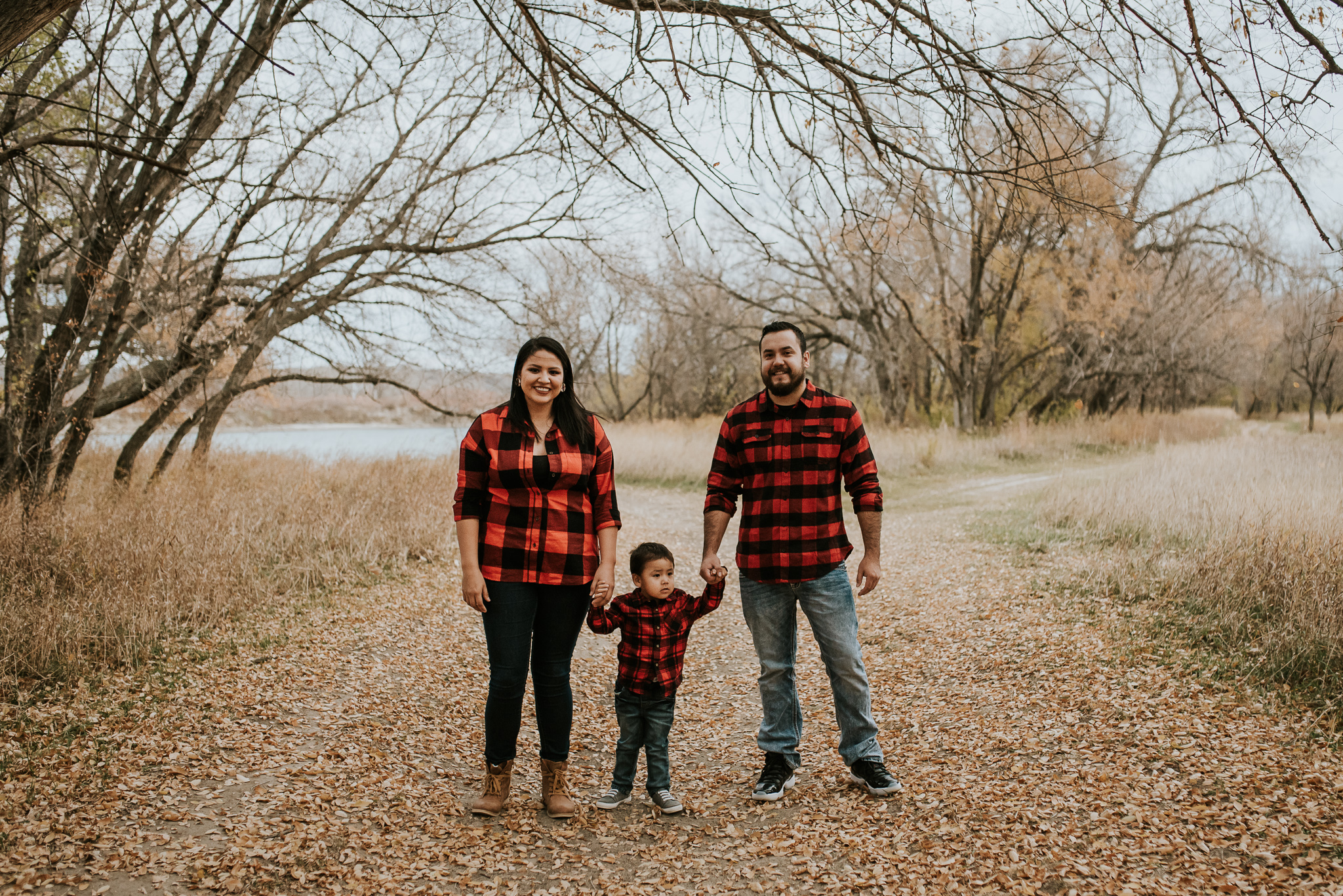 flannel-plaid-family-pictures-bismarck-fall-3.jpg