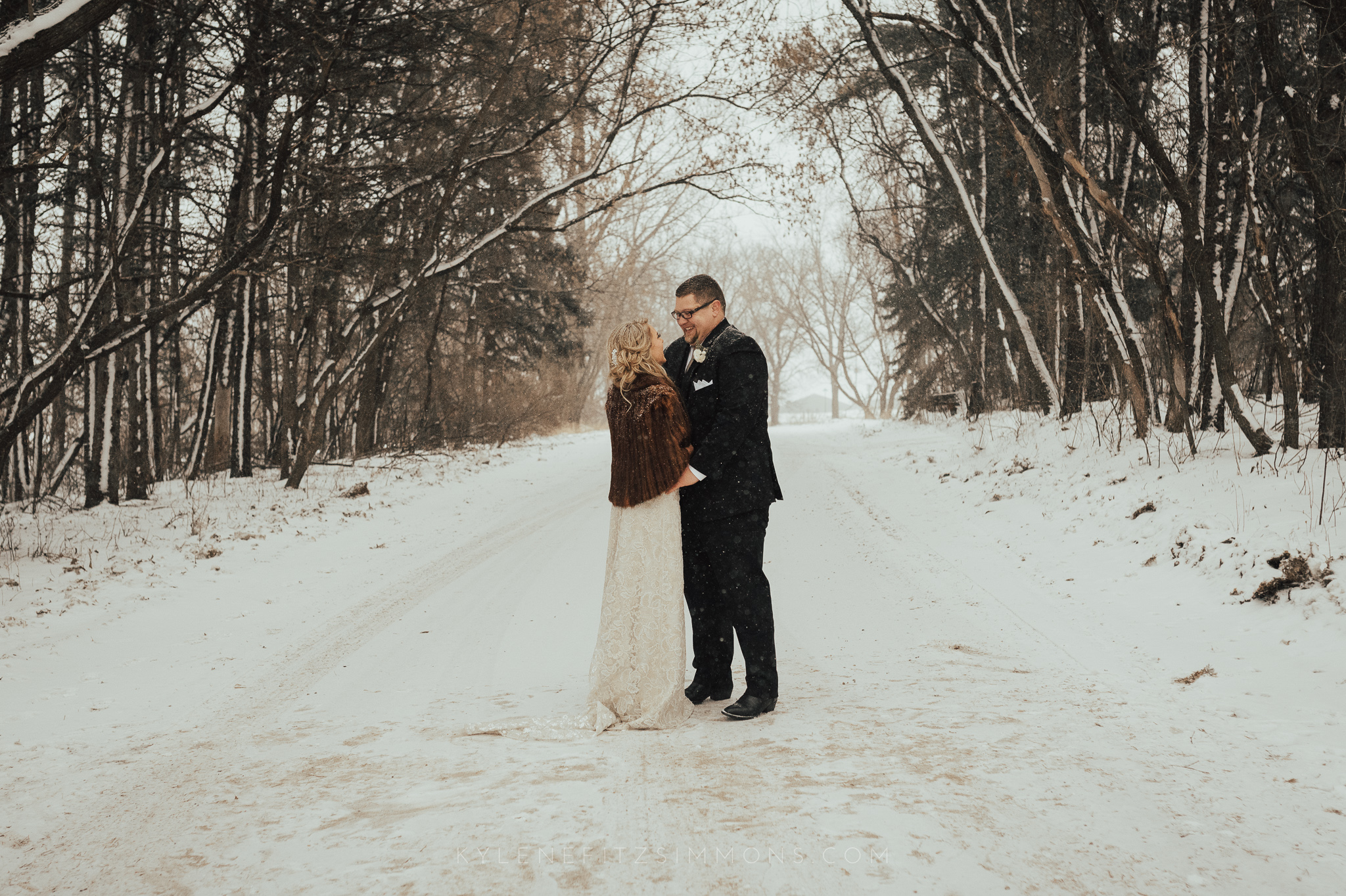 giannonatti-minnesota-winter-wedding-95.jpg