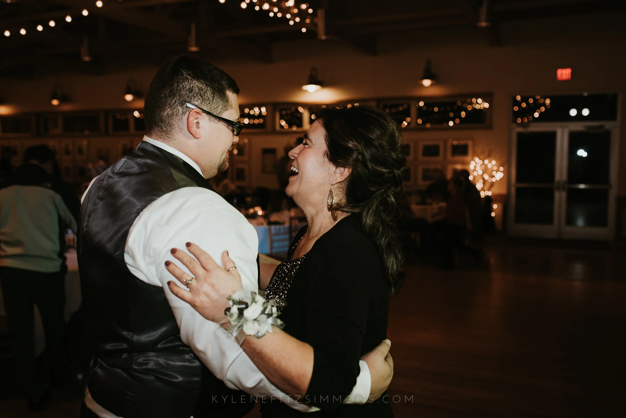 giannonatti-minnesota-winter-wedding-141.jpg
