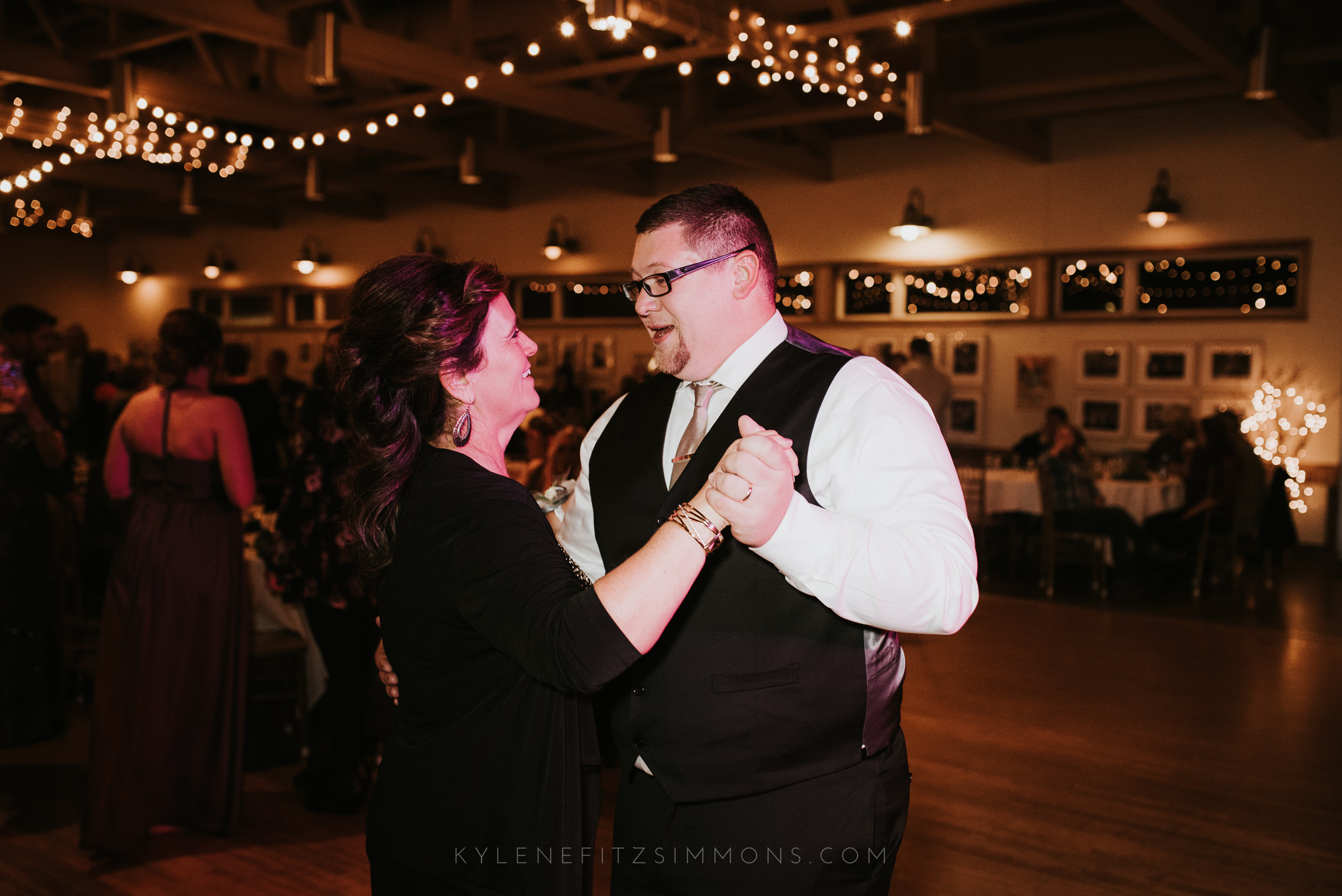 giannonatti-minnesota-winter-wedding-140.jpg