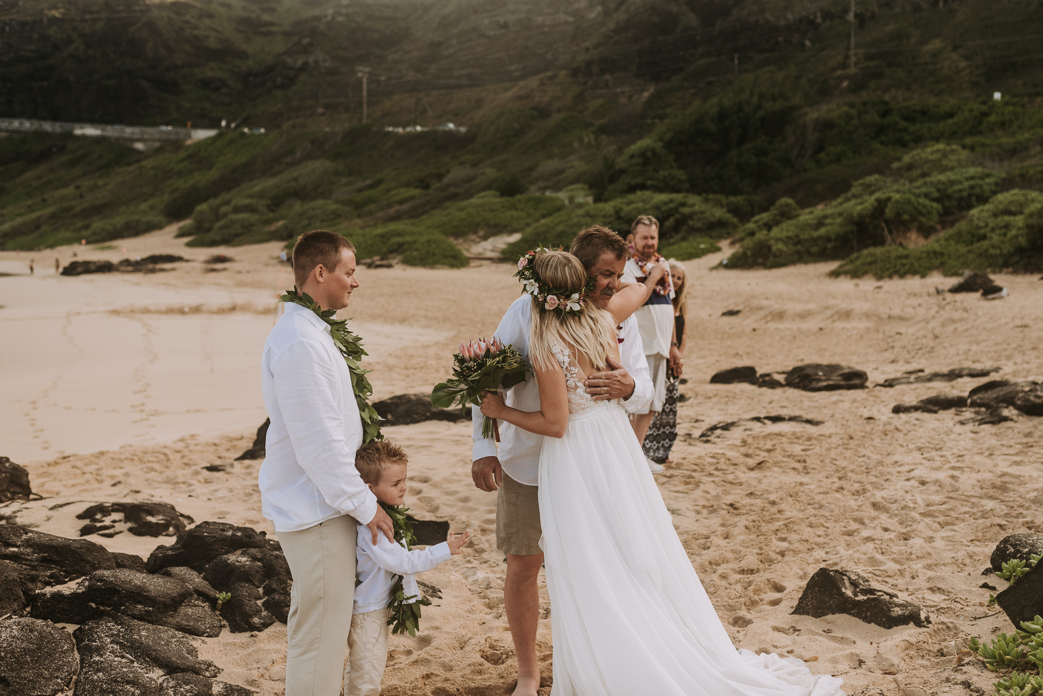 hawaii-wedding-destination-photographer-oahu-37.jpg