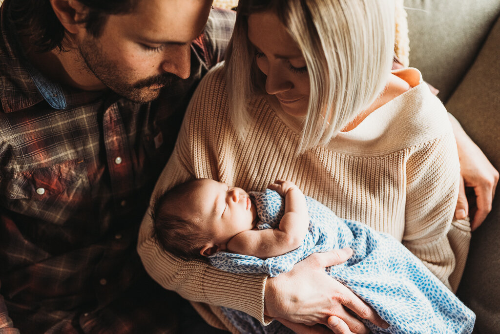 bismarck-mandan-newborn-photography-home-24.jpg