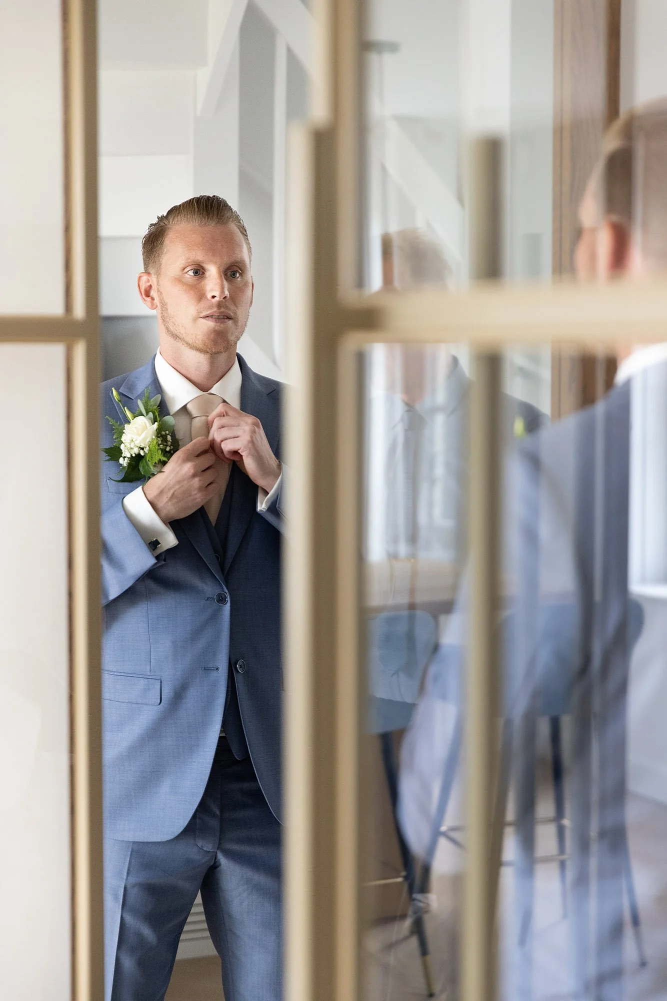 LM592_FAV_003 PROMO.jpg