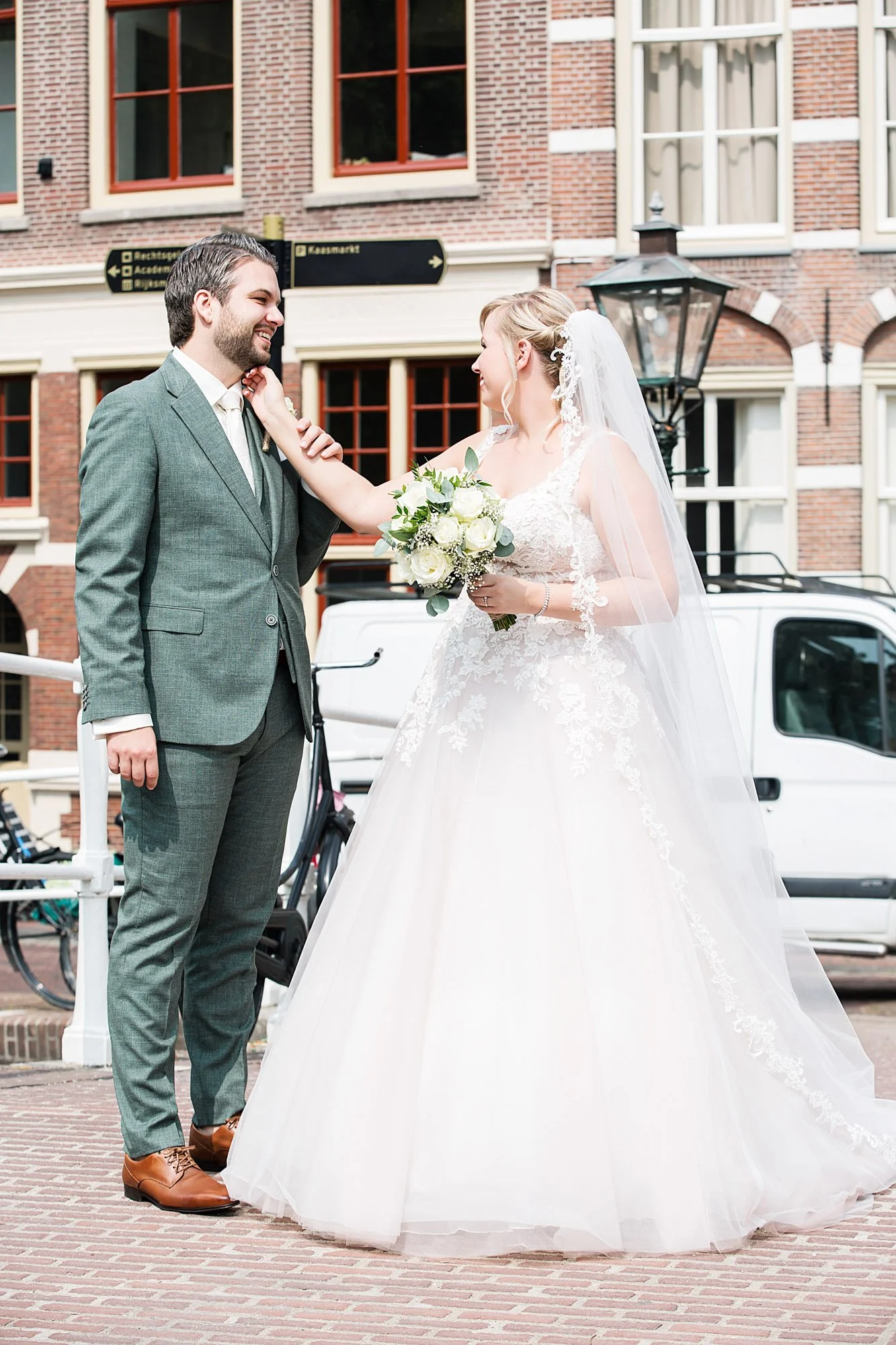 LM486_FAV011 PROMO.jpg