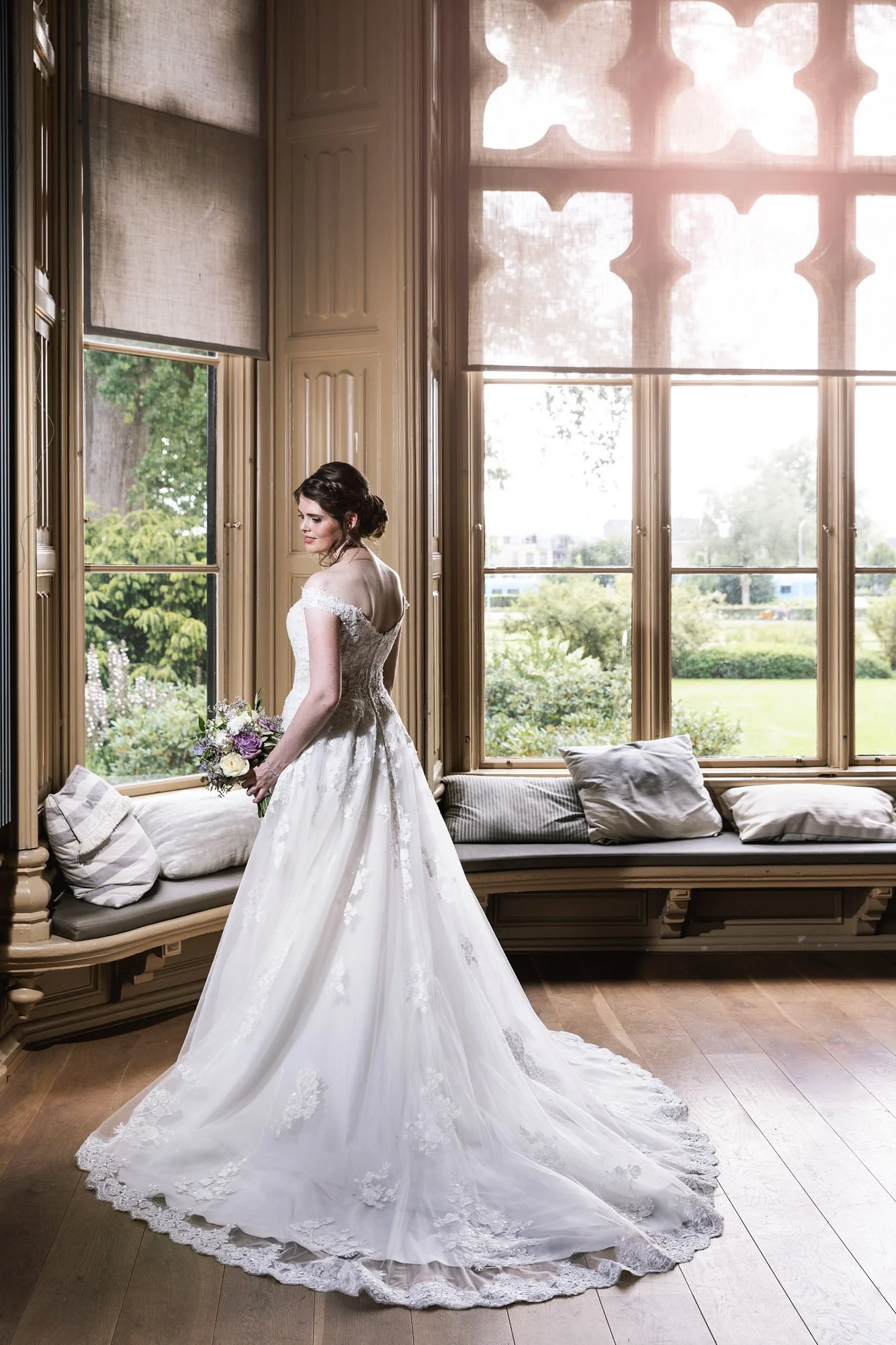 LM581_FAV139 PROMO.jpg