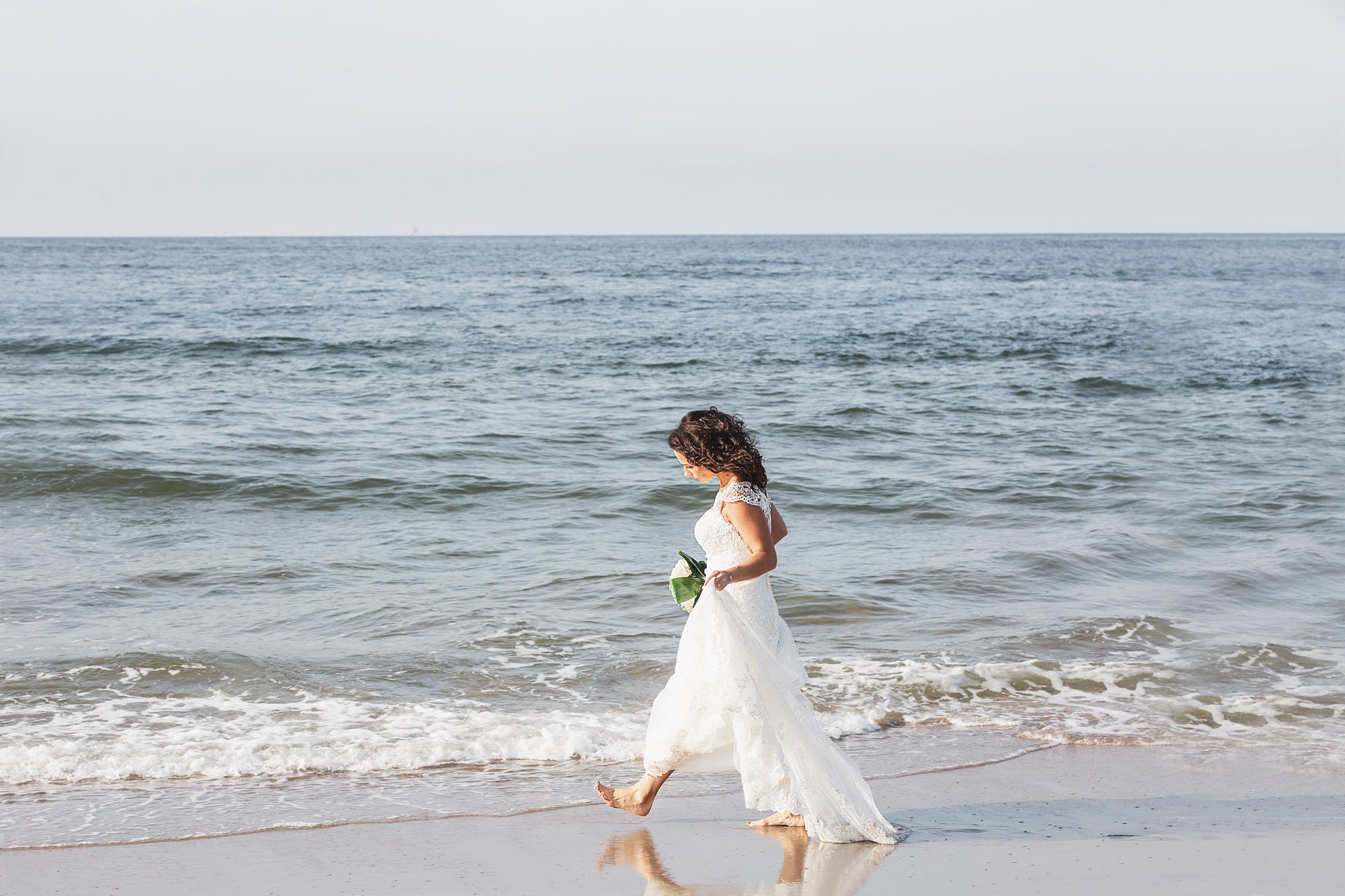 LM565_FAV083 PROMO.jpg