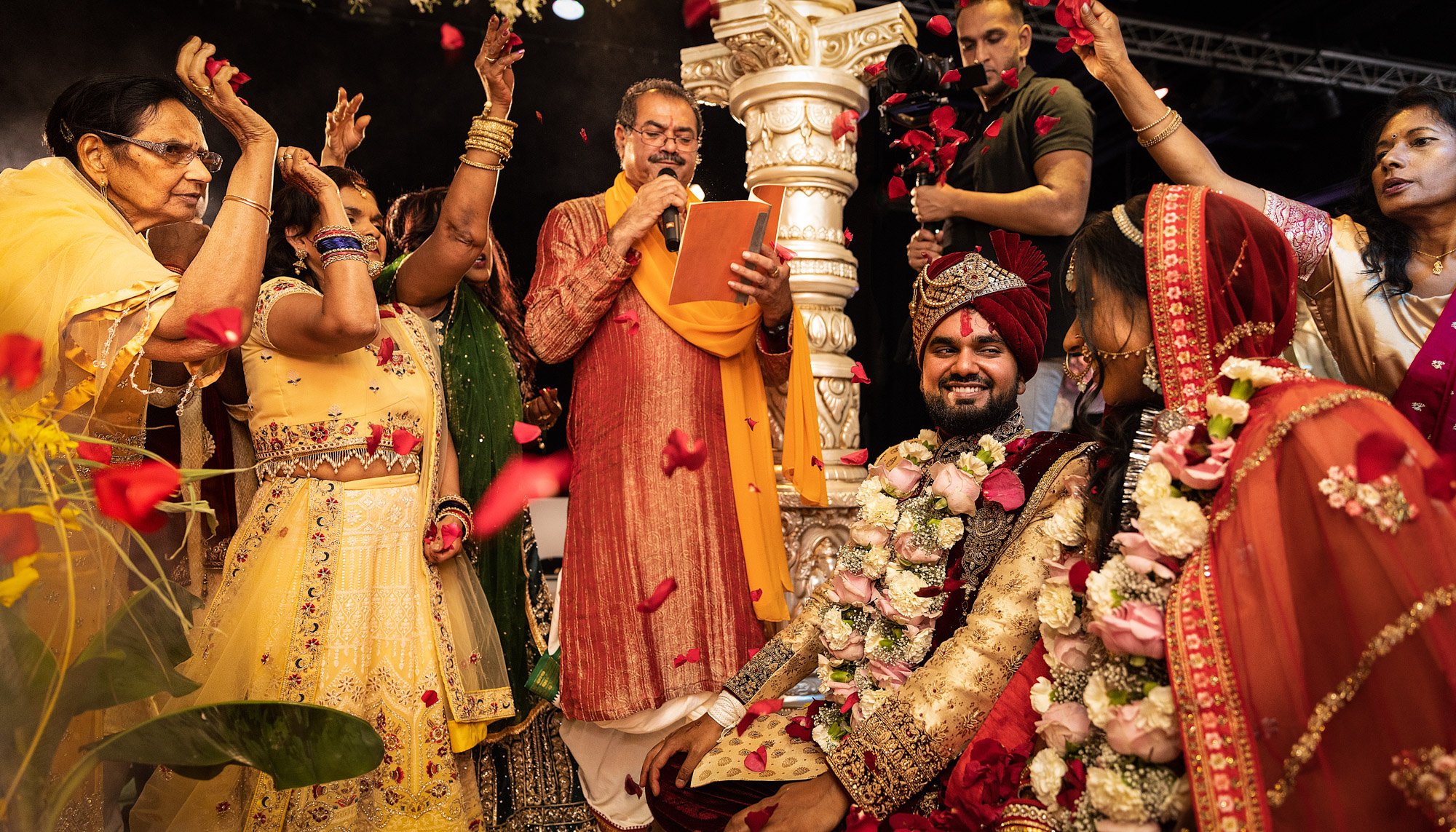 LM591_S0746-FAV PROMO.jpg