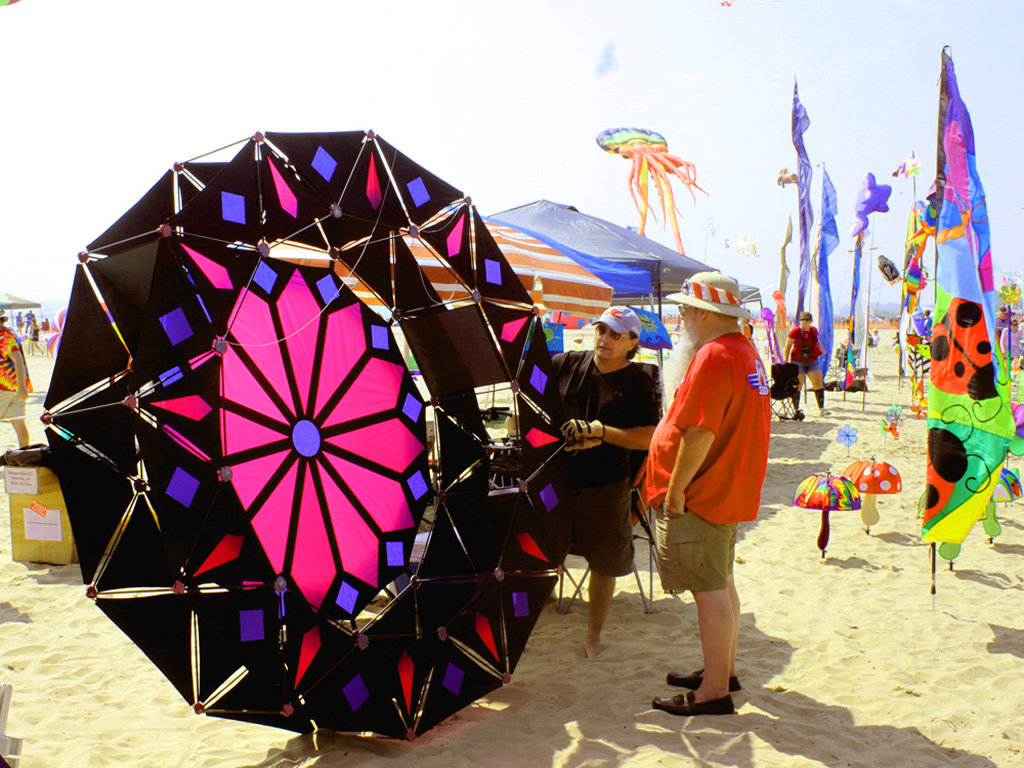 1091~COP~Kite_Flyer~Heiting~Mary~FVC.jpg