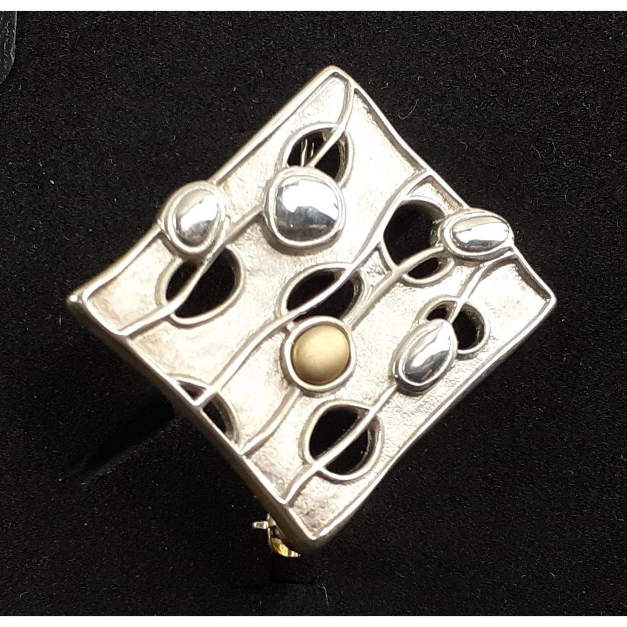 Lot 24 in 24 July Guide: £100-200