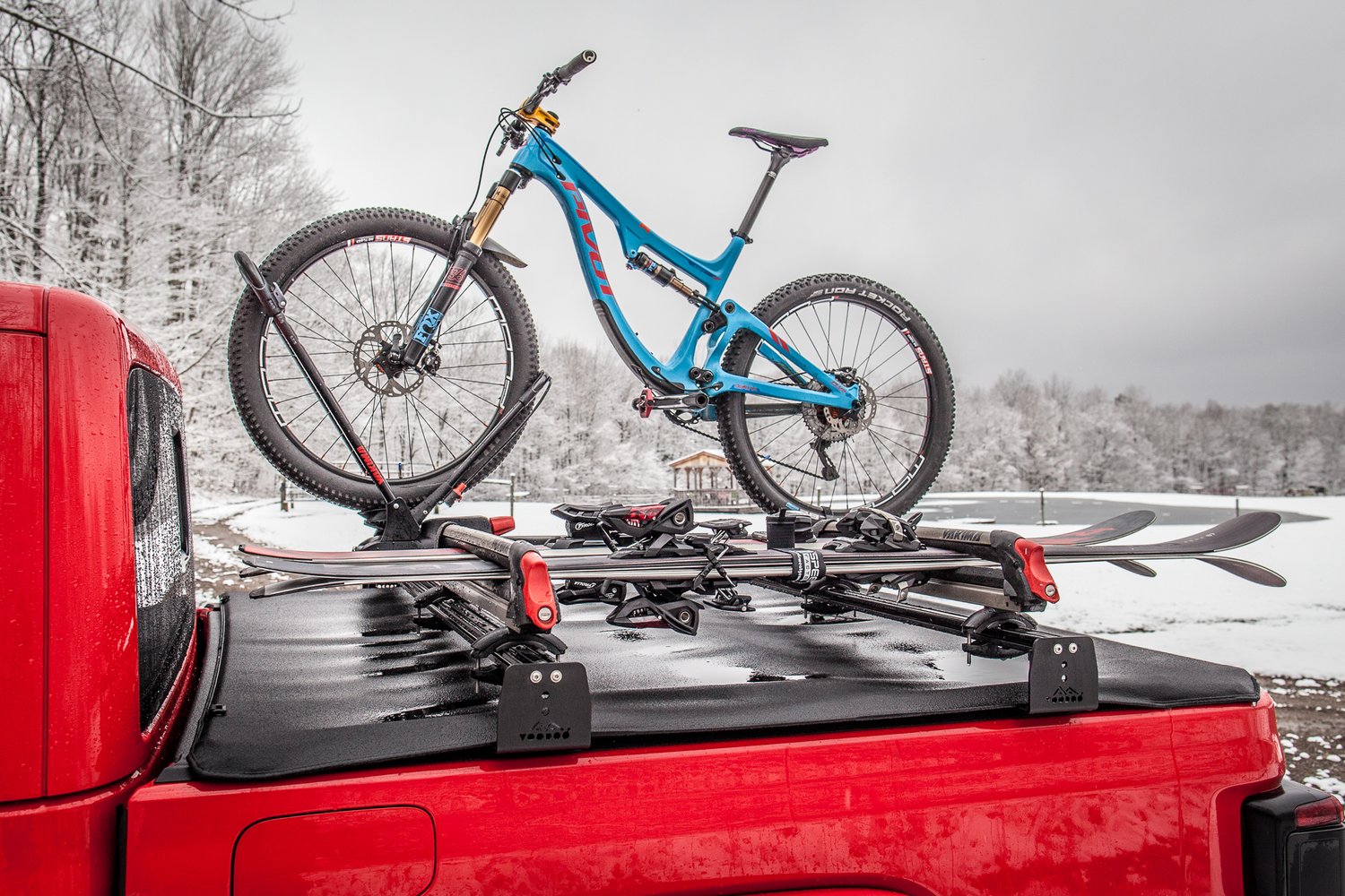 PRO-X & SKI Crossbars, compatible with tonneau covers, RAM 1500 KB Voodoo Fabrications