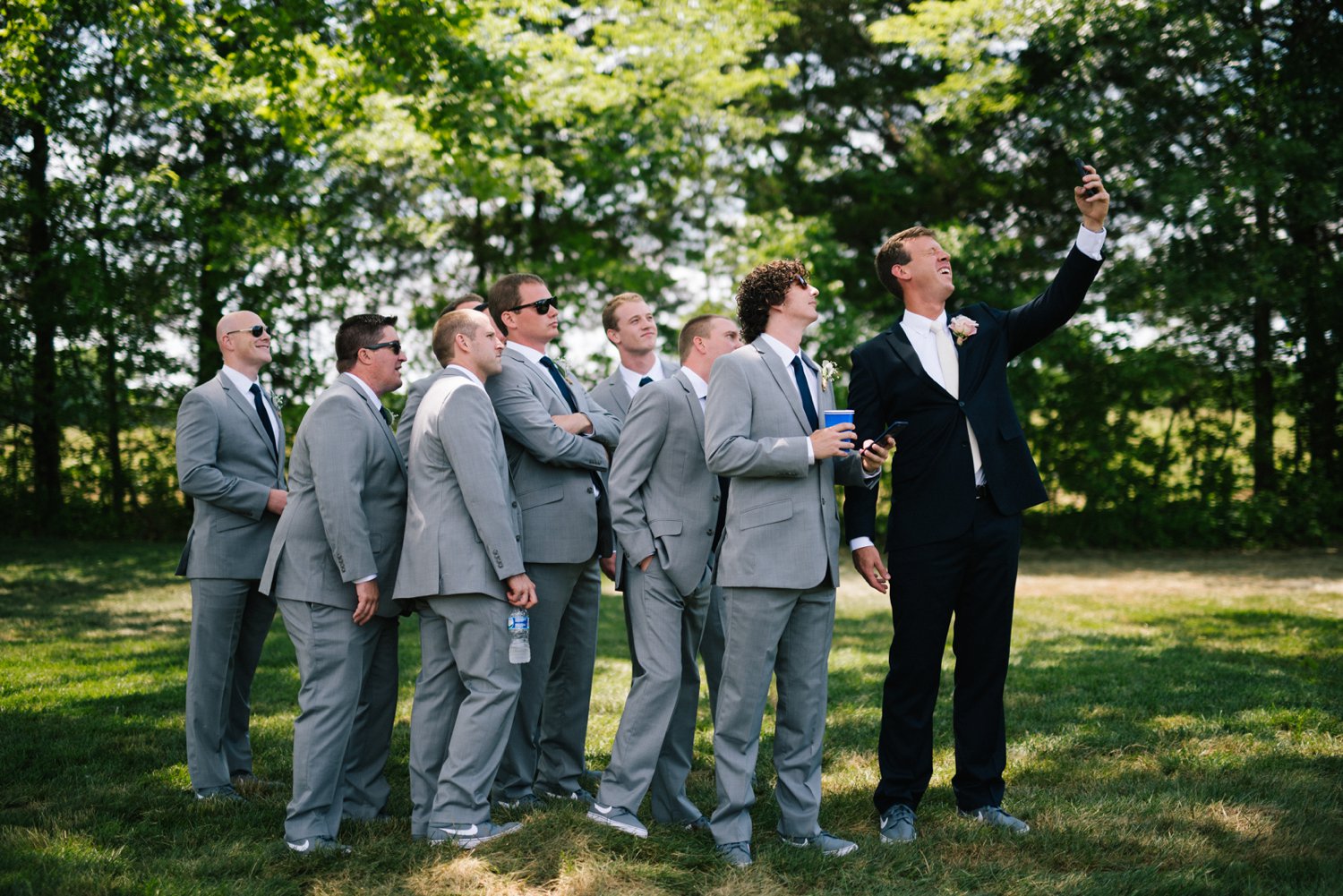 groomsmen photos
