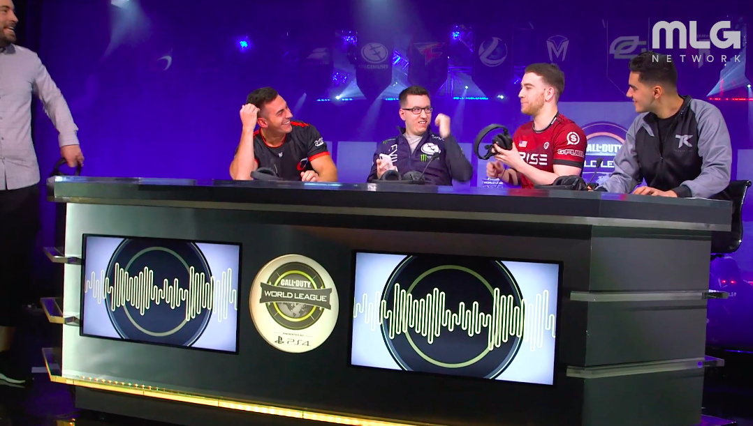Call of Duty - World League Broadcast Desk (Copy)