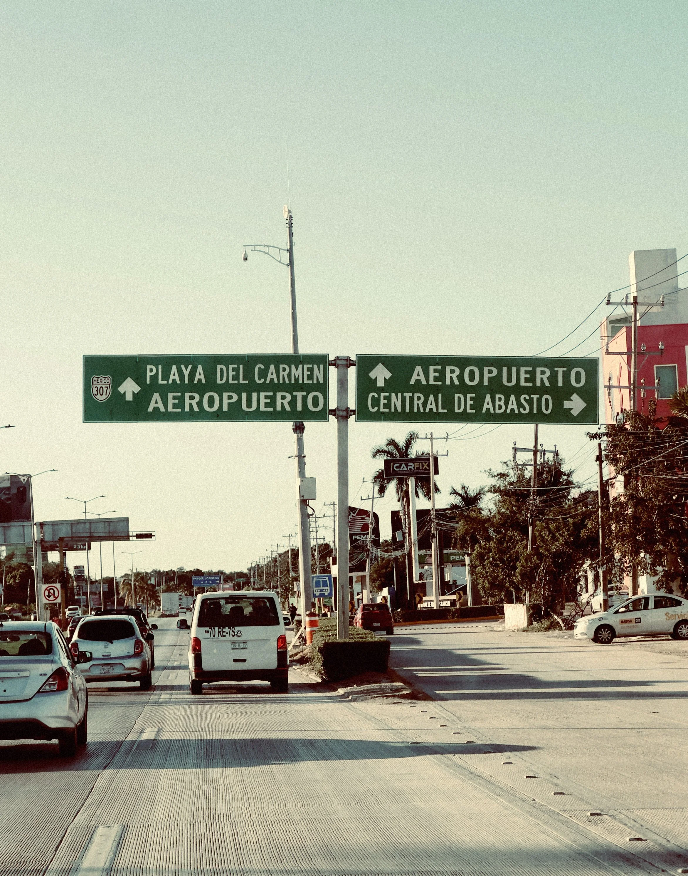 ISLA_AIRPORT_SIGN.jpg