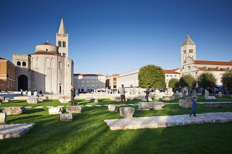 Roman_forum_zadar.jpg