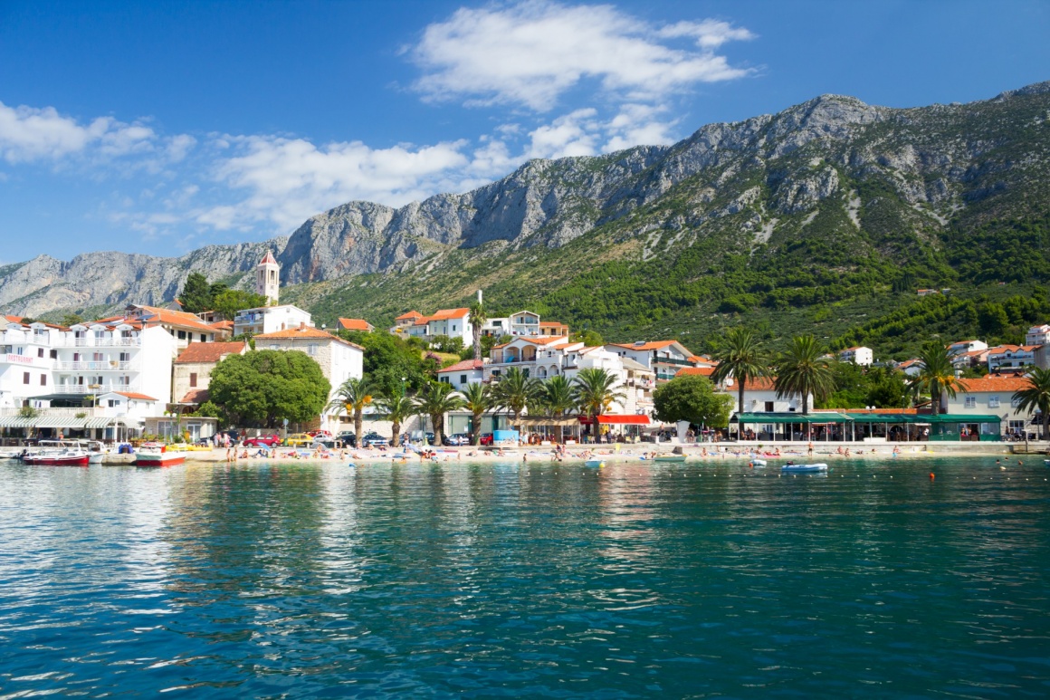 gradac-split-gorgeous-view-on-beach-and-mountains-behind-in-gradac-croatia-710-.jpg