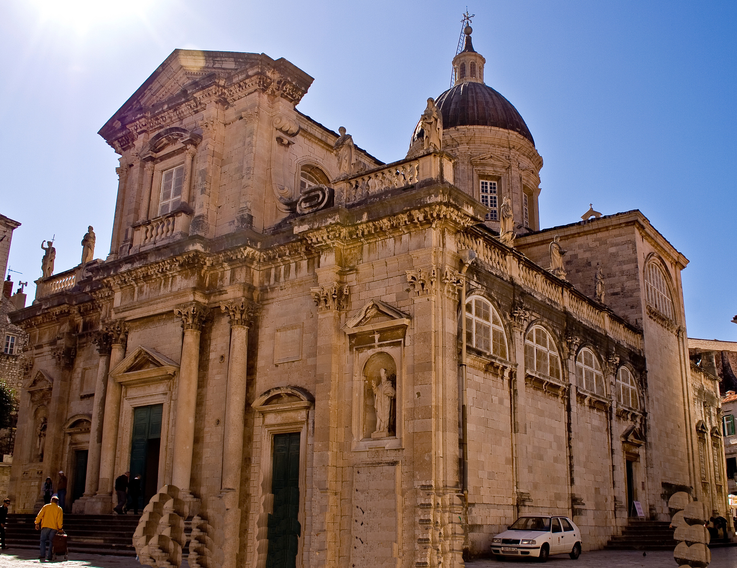 Dubrovnik_-_Cathedral_of_the_Assumption_of_the_Virgin_Mary_8166.jpg