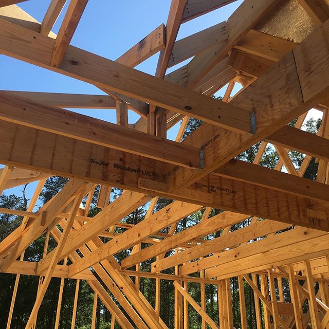 Framing is almost complete at Lot 85 Indian Creek. This second story is massive ๐ฎ