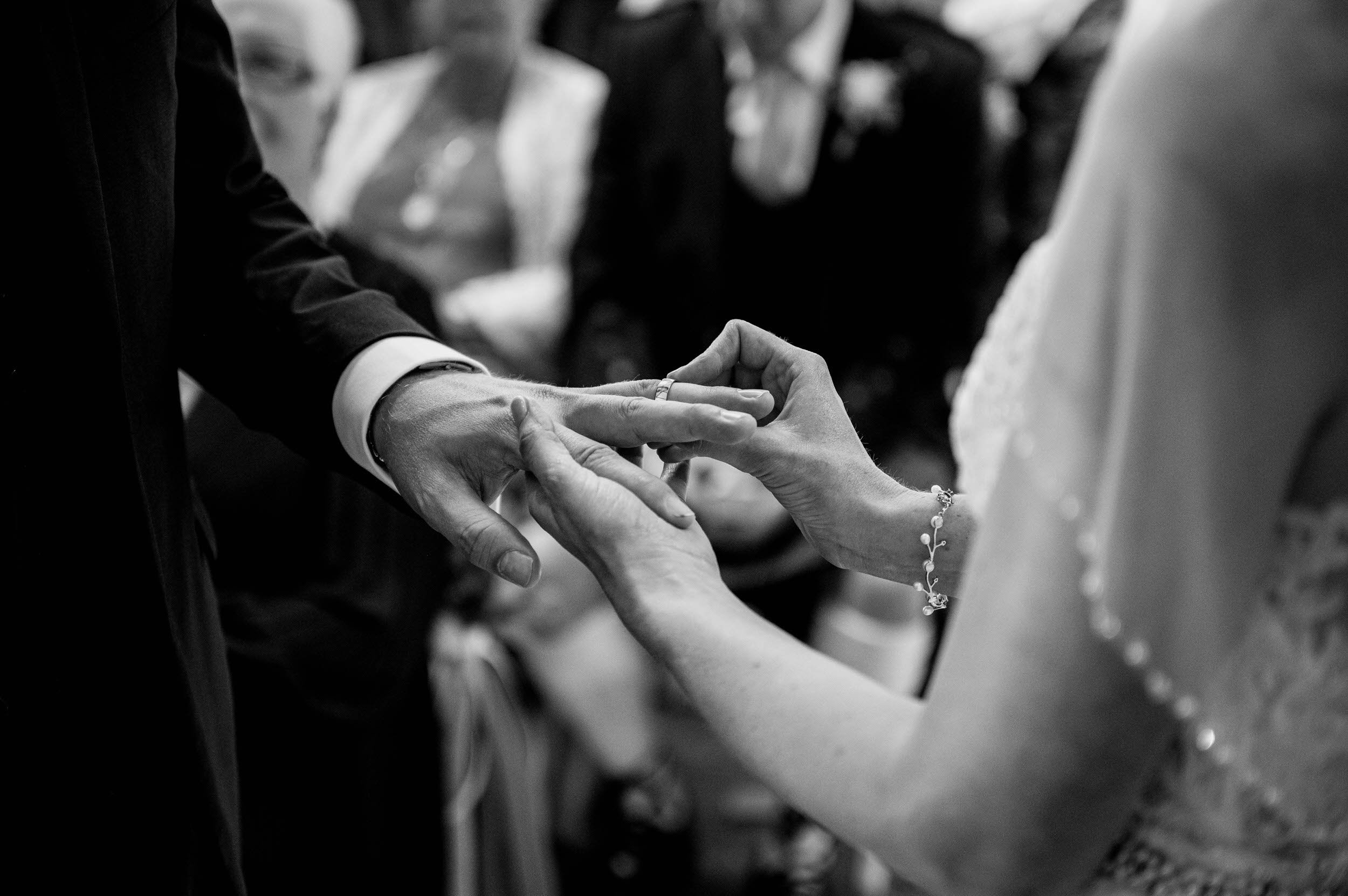 HeatherIan070822_Hanbury_wedding_barn_0031.JPG