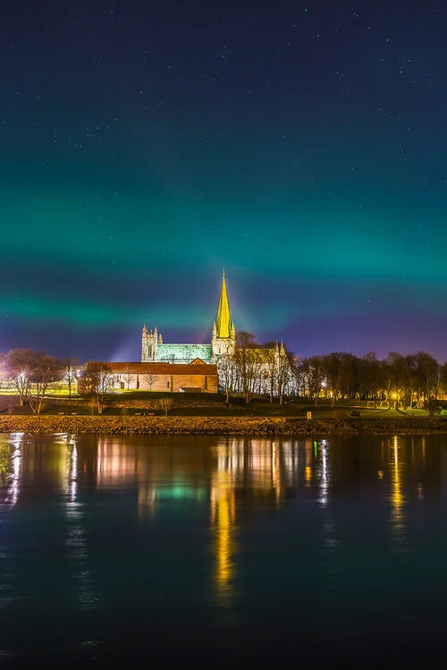 Nordlys+Nidarosdomen.jpg