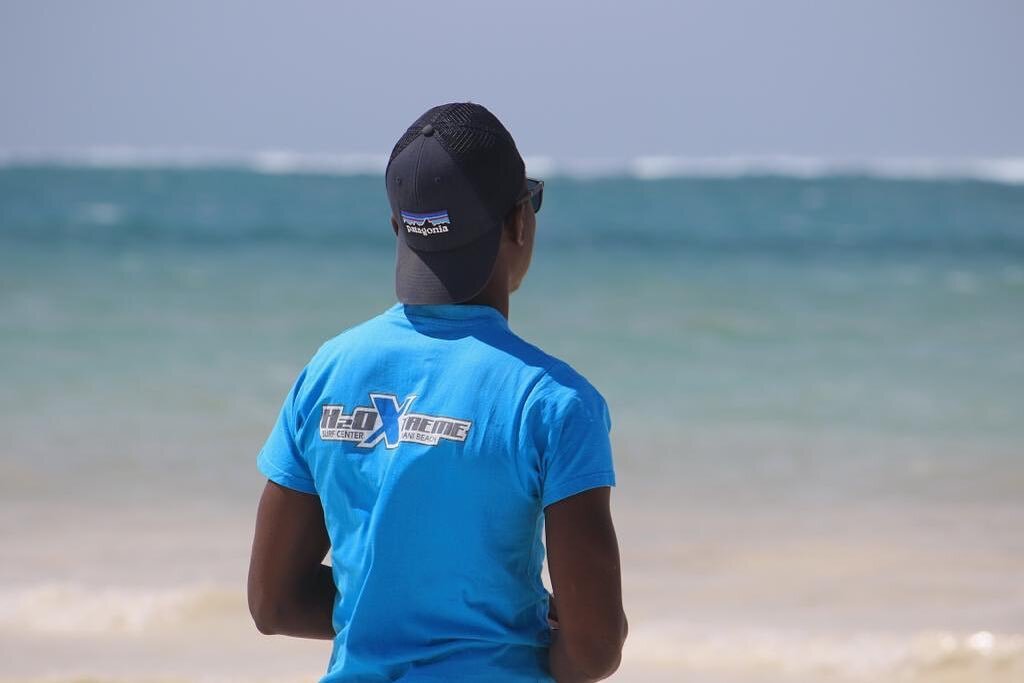 Our team is always on the lookout 👀 for any assistance needed. 💪 

Storage and beach assistance available! 
Get in touch via 👉 +254 712 121 974 📞 

#diani #dianibeach #kitesurfingkenya #kitesurfingdianibeach #h2oextreme #kenyaways #kenya254 #🇰🇪