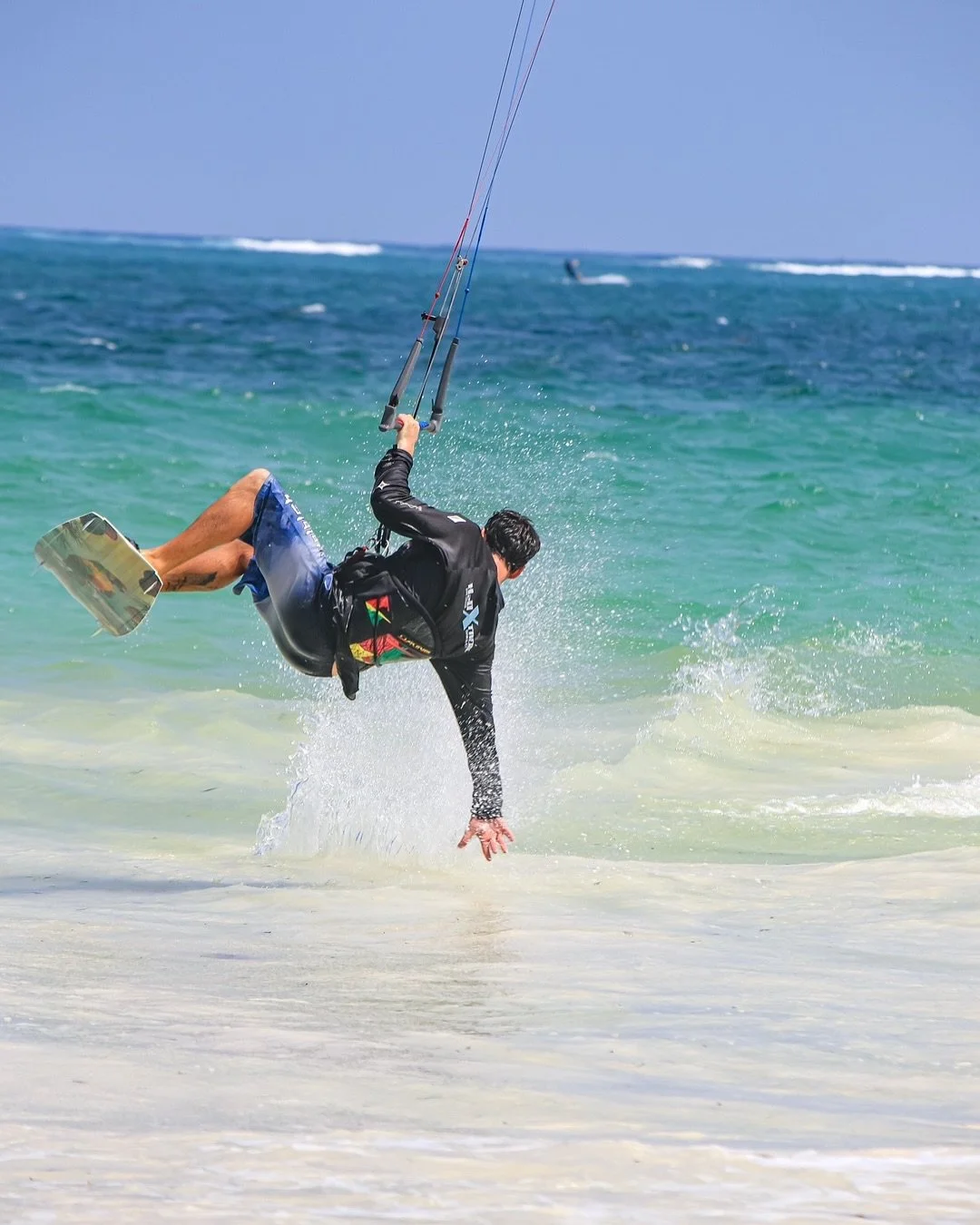 Wanna know when the next best time to come kite surf in Diani is? 👇🏽

Kaskazi season - which is when the trade winds blow from the north from mid December to March! 

Expect reliable and consistent winds that range from 15-20knots 💨

The weather a