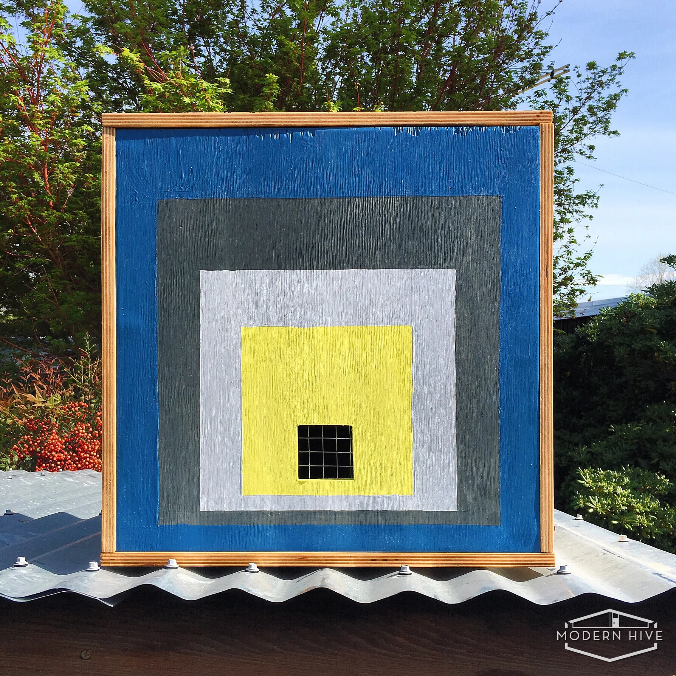 A DIY Midcentury Modern Bait Hive