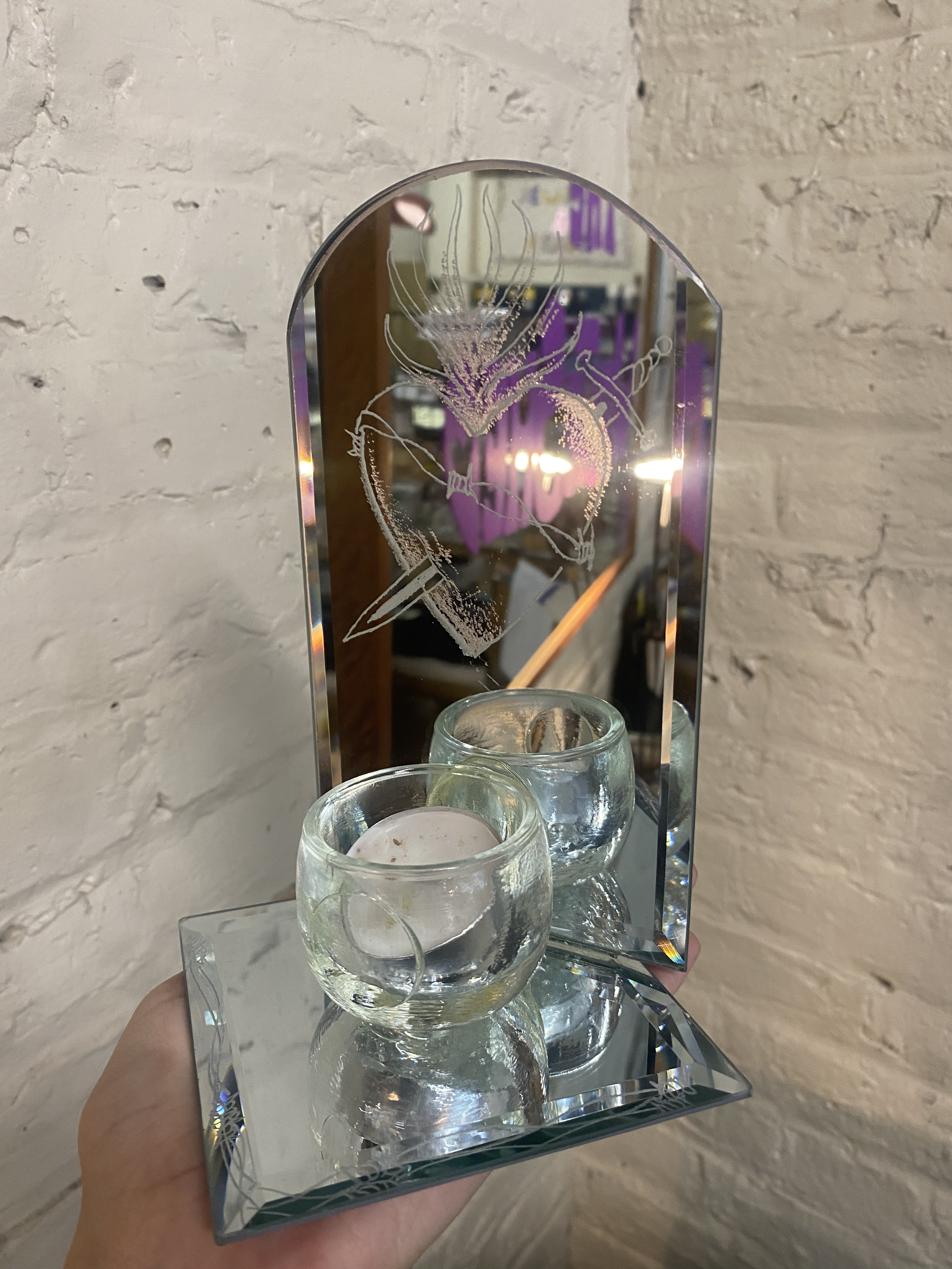 small8ball candle stand.png