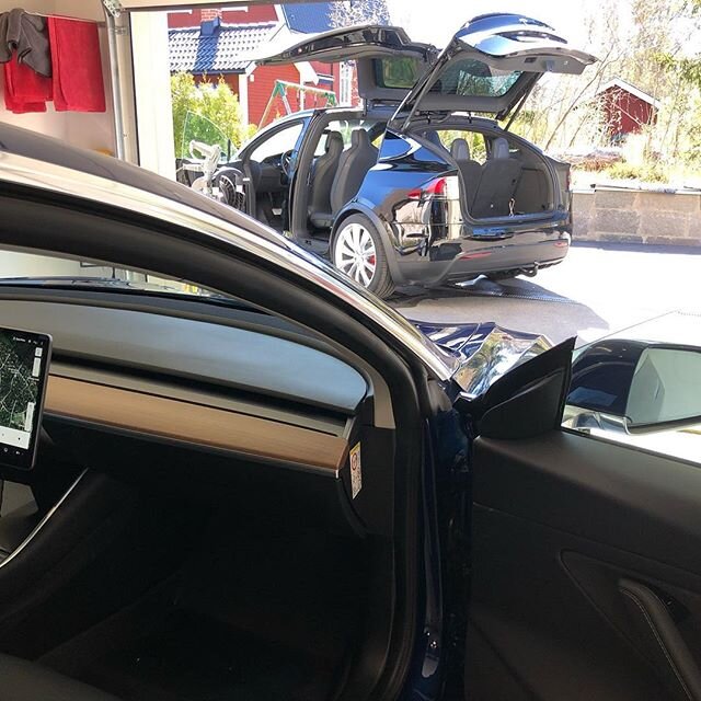 Tesla Model 3 on the way out and Model X on the way in.
Opticoat Glosscoat Pro &amp; Pro + @rosenbergsinpol @rosenberg.group