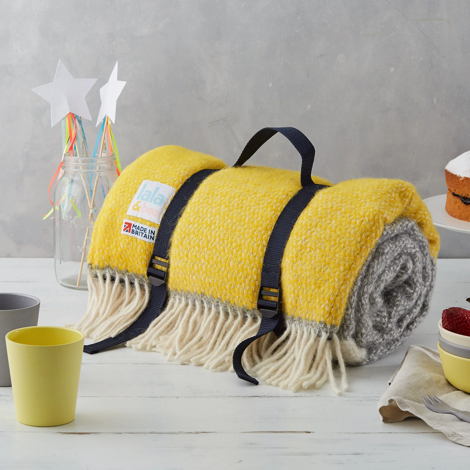 grey and yellow wool blanket