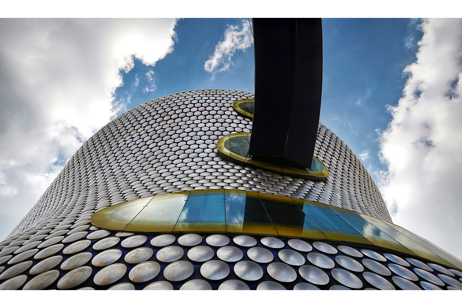 Architectural photography exterior: Selfridges, Birmingham, Midlands, UK. Architects: Jan Kaplický & Amanda Levete. Image (C) Matthewlingphotography.co.uk 