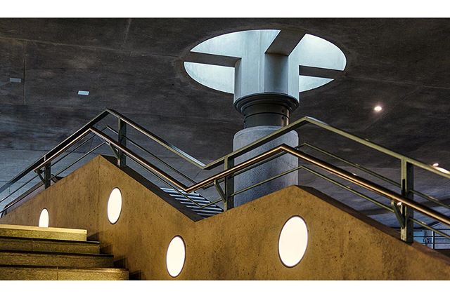 Bundestag subway station (U-Bahn station) Berlin.

#berlin #germany #ubahn #ubahnberlin #subway #berlinsubway #deutschland #berliner #architecturephotography #architecture #architecturalphotographer #twitter