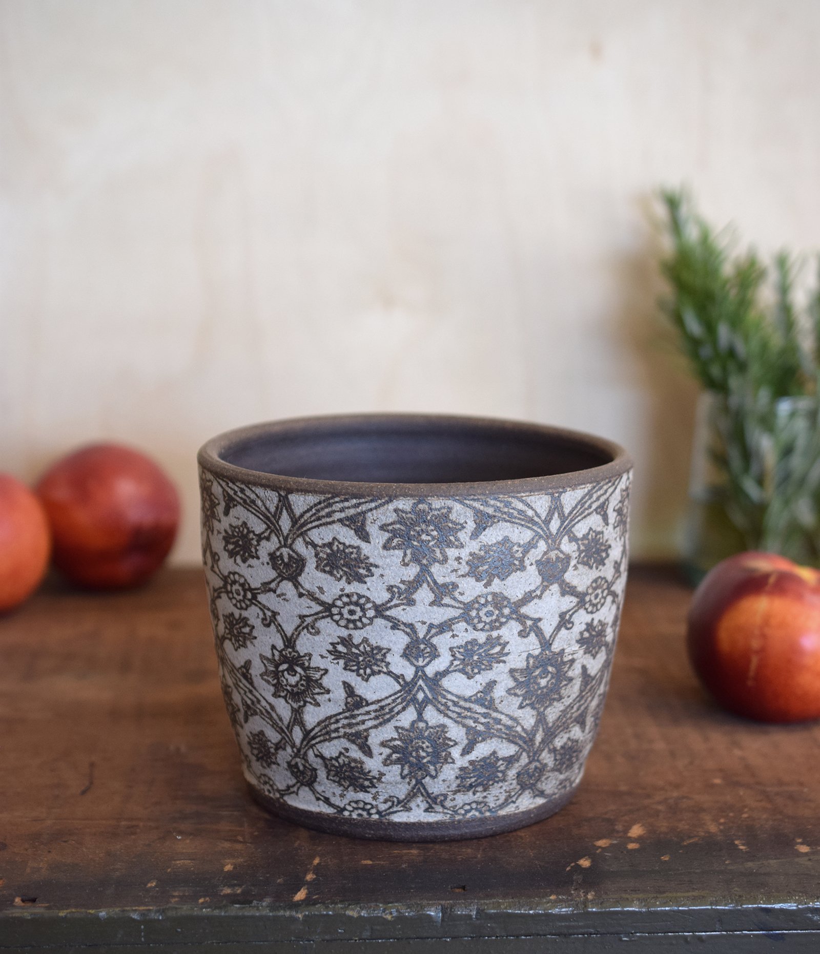 flm-iznik-planter-black1.jpg