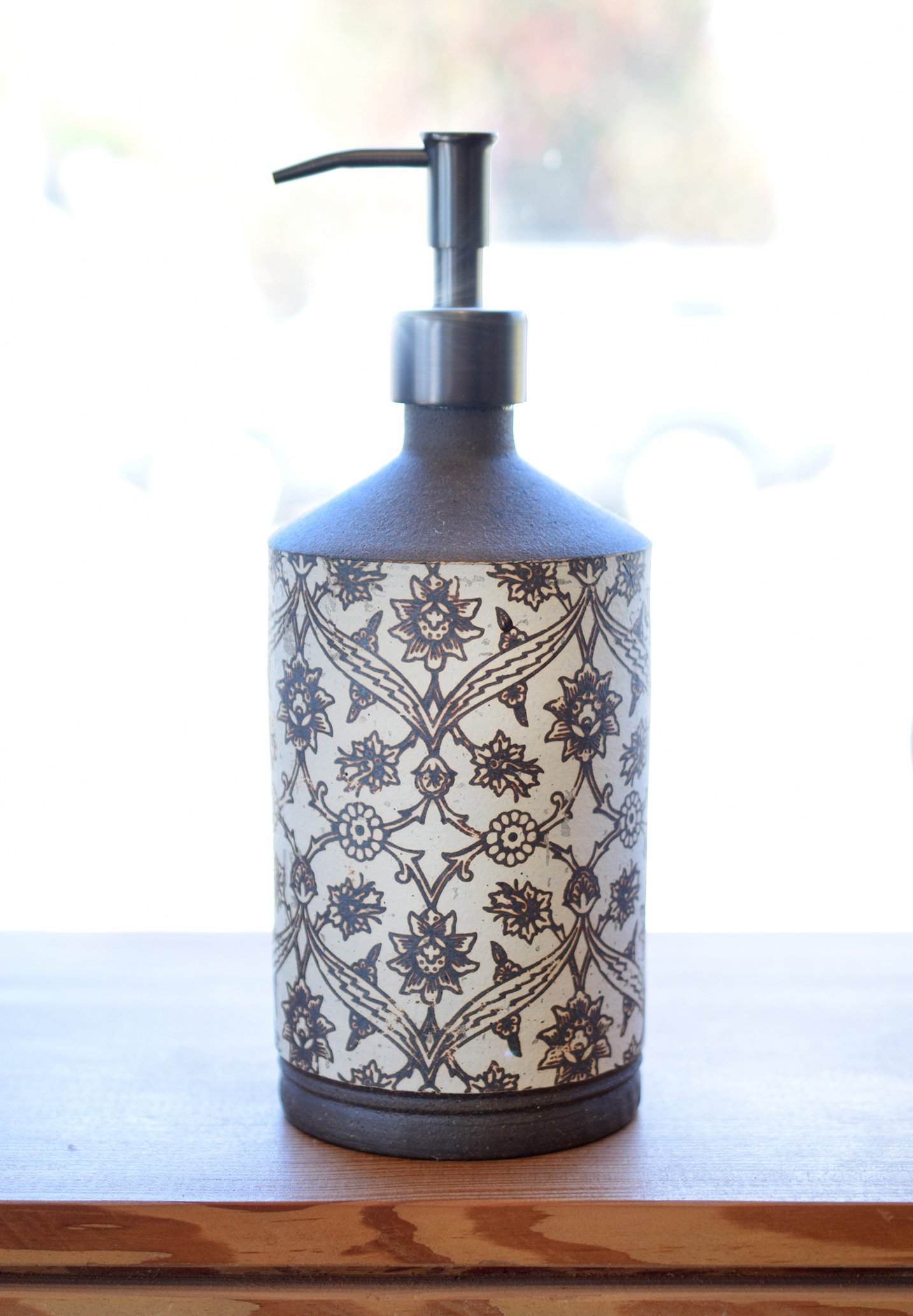 iznik-soap-pump.jpg