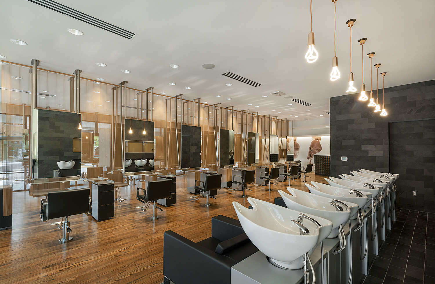 M1DTW_6 salon_13_web.jpg