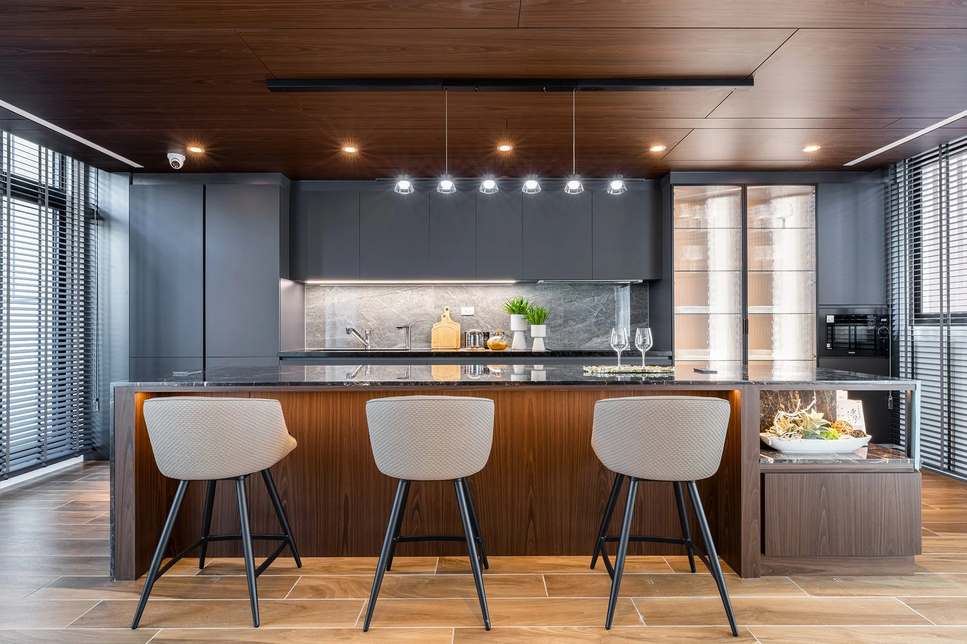 大器中島不只是視覺焦點，更是您從容款待賓客的絕佳舞台。