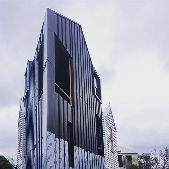 ACUTE HOUSE ON SITE | seams so...