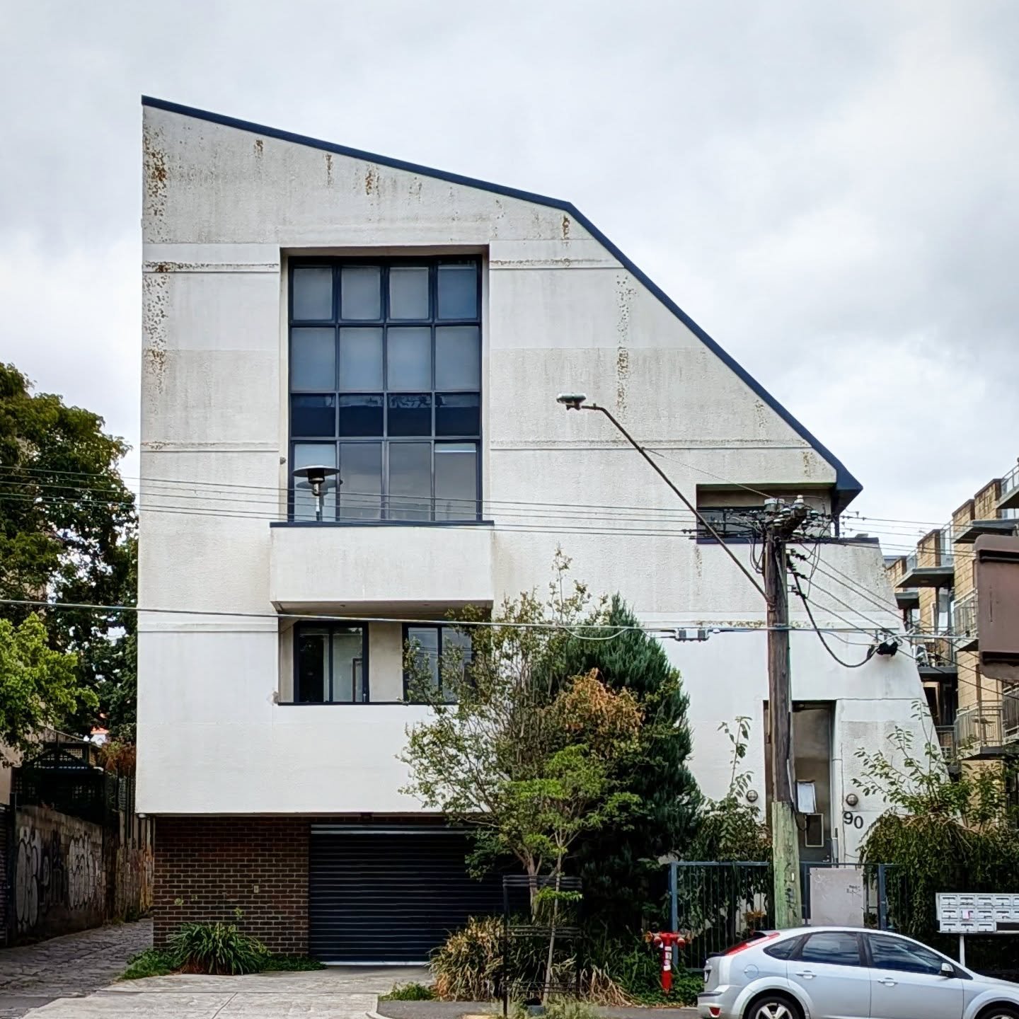 Always been curious about these flats in #GraySt - #AdolfLoos meets the #GoodDesignGuide?