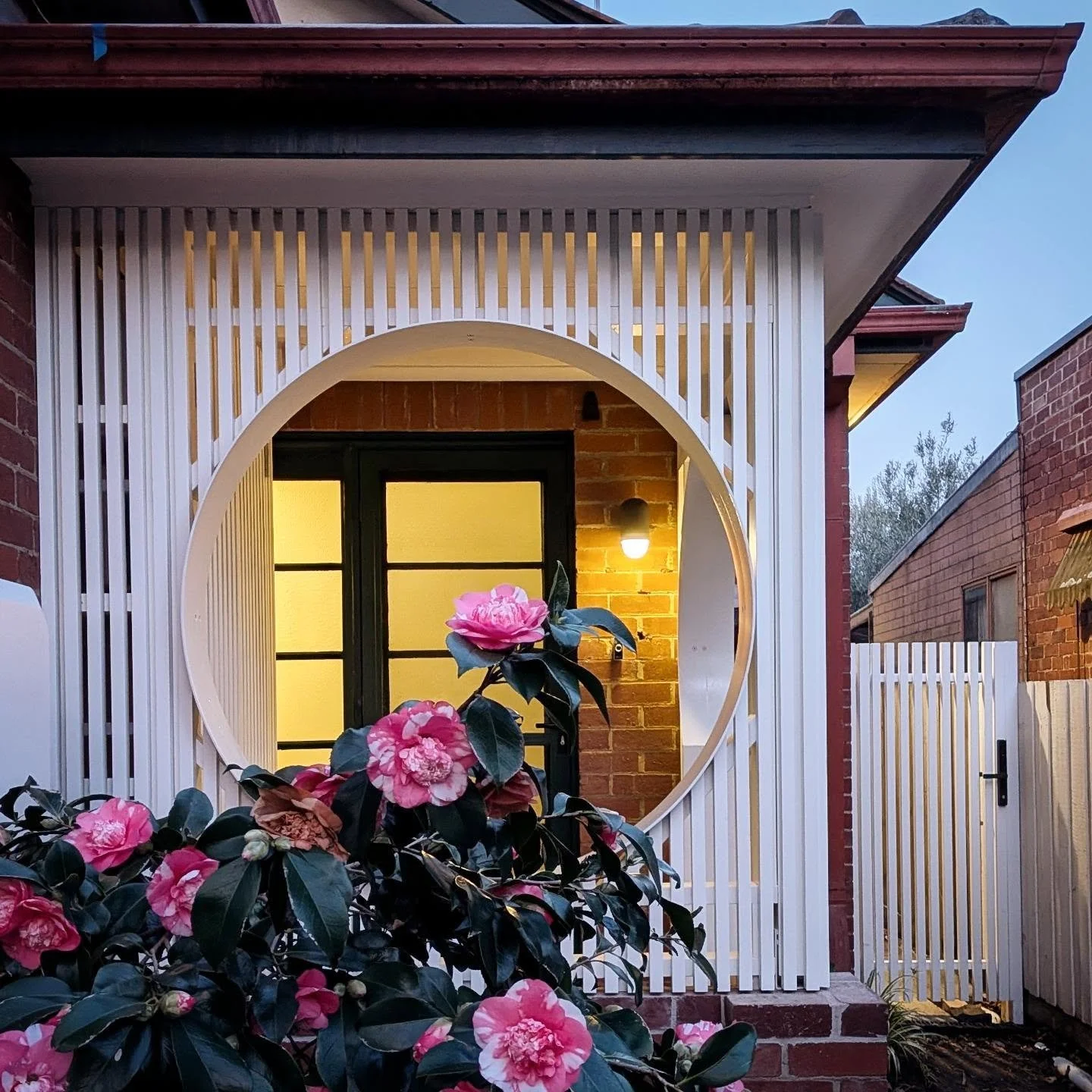 Under Construction: Just about complete at #BattenPorchHouse and it's looking sweet 🌸
> 🛠️: @mittyandprice 
#OOFarchitecture #OOFwip #burnley