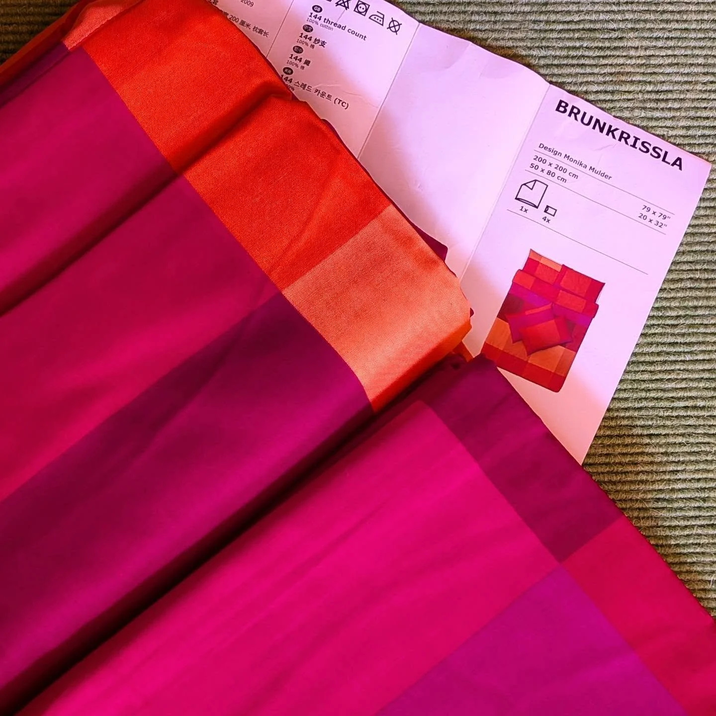 eBay triumph: have been patiently searching for this classic #Ikea doona cover in brilliant orange pink for years. Found at last! Mint condition in original packaging. I feel like I've won the lottery!
#monikamulder #brunkrissla